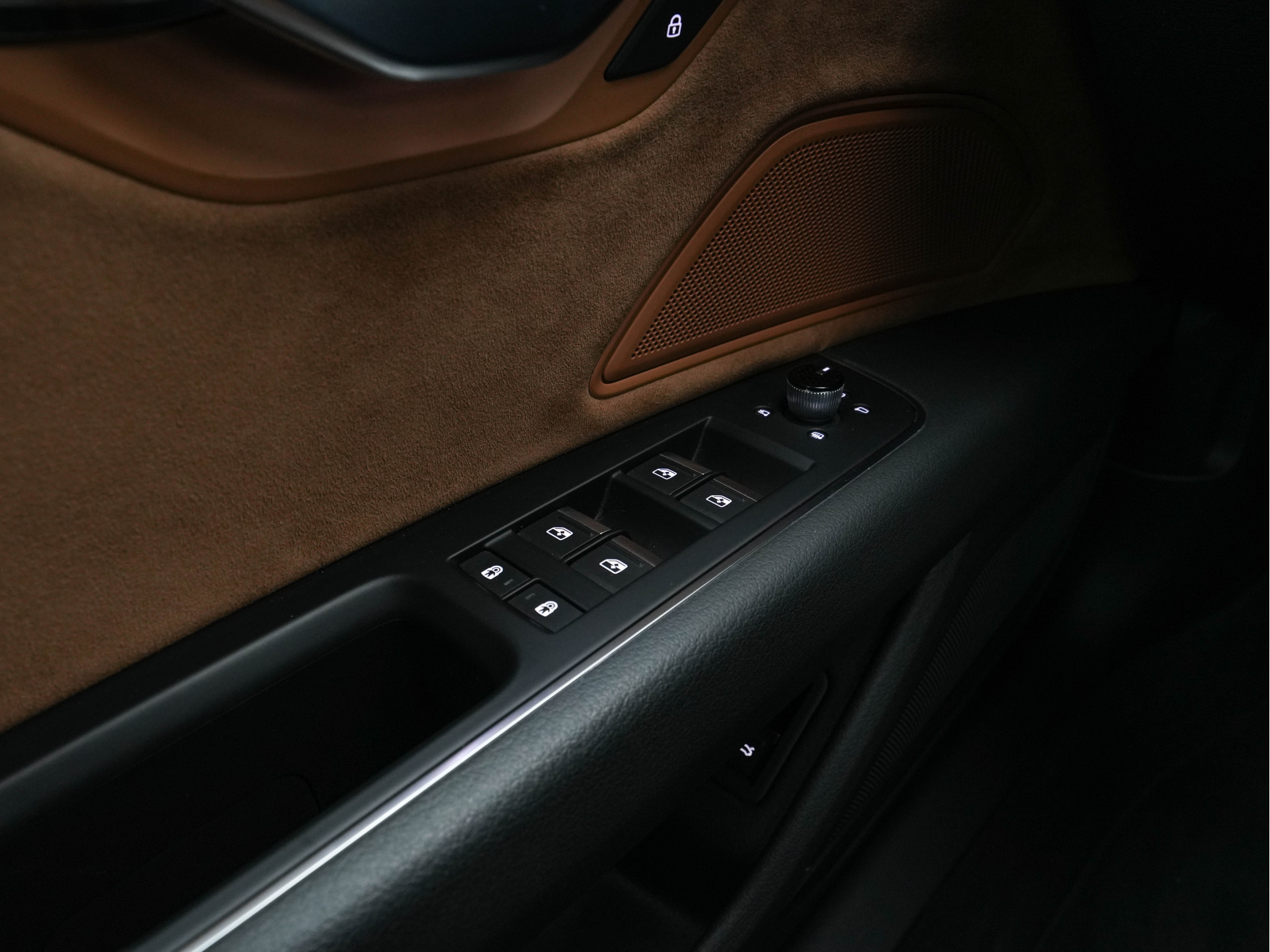 Audi A8 50 TDI Quattro Aut. * MATRIX-LED | UNICUM-LEATHER | DIGI-COCKPIT | BANG&OLUFSEN-SURROUND | SOFT-CLOSE | KEYLESS | MEMORY-SEATS | ADAPTIVE-CRUISE | DAB | CAMERA | ECC | PDC | AIR-SUSPENSION | AMBIENT-LIGHT