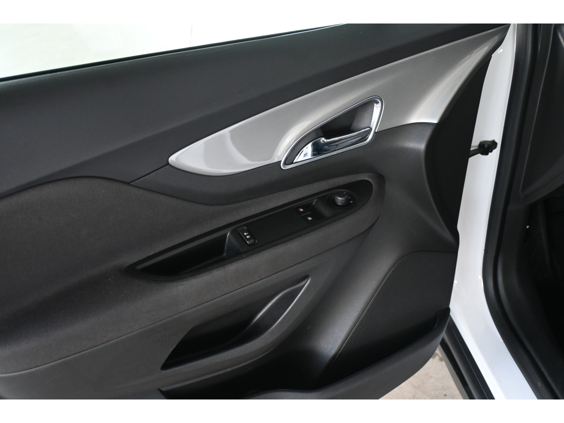 Opel Mokka 1.6 Selection Airco Cruise Control Trekhaak Goed Onderhouden! Inruil Mogelijk!