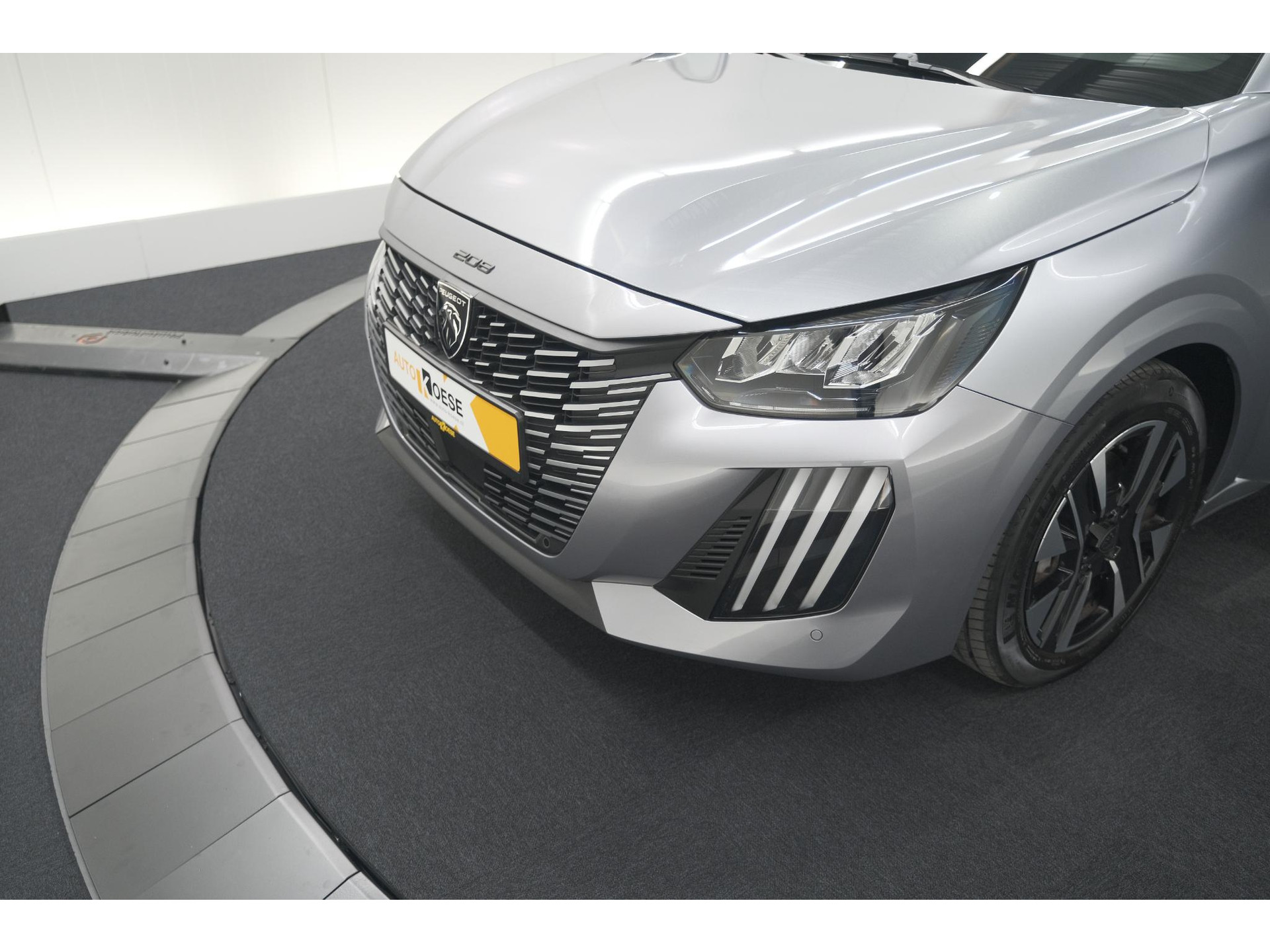 Peugeot 208 PureTech 100 Allure | Apple Carplay | Parkeersensoren | Climate Control