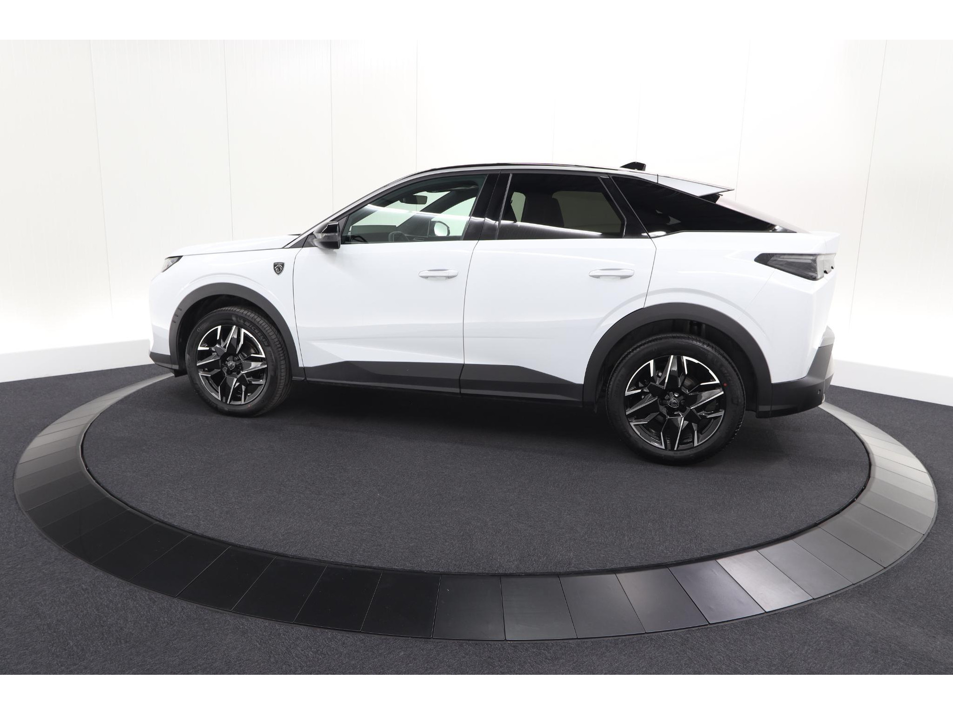 Peugeot 3008 1.2 Hybrid 145 GT | Camera | Adaptieve Cruise Control | Elektrische Kofferklep | Stuurwielverwarming