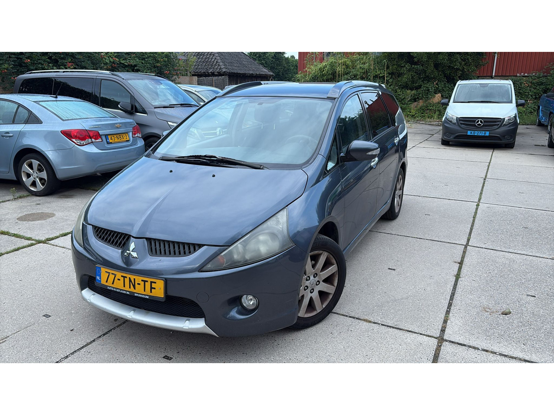 Mitsubishi Grandis 2.4-16V 7 Zits Only Export