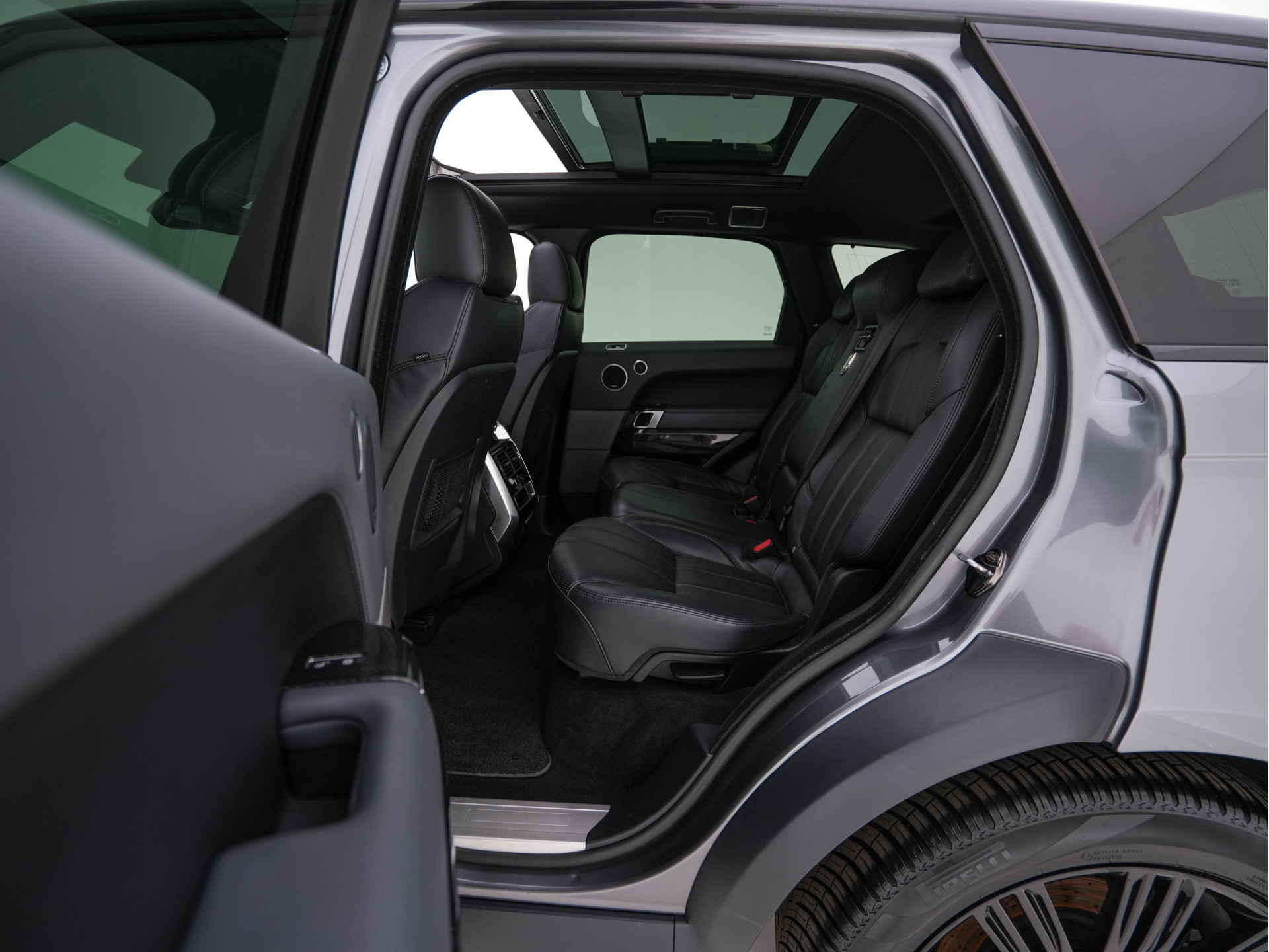 Land Rover Range Rover Sport 3.0 TDV6 HSE Dynamic Aut. *PANO | OXFORD-FULL-LEATHER | BI-XENON | NAVI-FULLMAP | MERIDIAN-AUDIO | CAMERA | AIR-SUSPENSION | MEMORY-PACK | KEYLESS | HEATED/COOLED-COMFORT-SEATS | TOWBAR | 21''ALU*