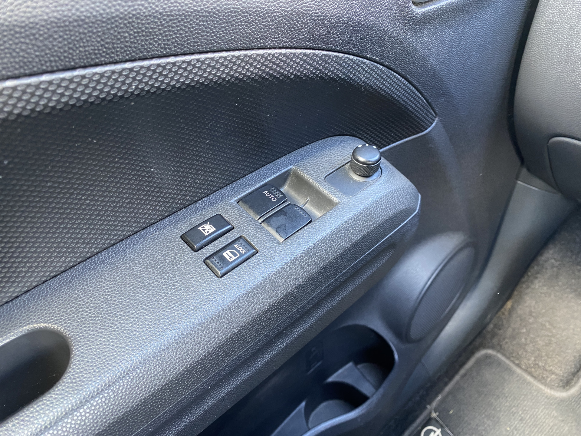 Opel Agila 1.0 Edition | airco | 5 deurs uitvoering | elektrische ramen / spiegels | hoge zit en instap | nieuwe apk t/m 6-2027