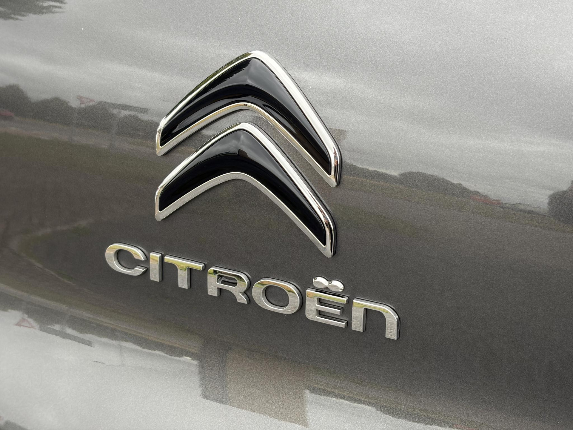 Citroen C3 1.2 PureTech S&S Shine D-riem vv in 02-2025 l 1e Eigenaar l Dealer Onderhouden l 110pk l Navi l Camera l Carplay l Clima l Cruise l Lm velgen l 6 Bak l Rijstrooksensor l Pdc l N.A.P l Apk tot 03-2027