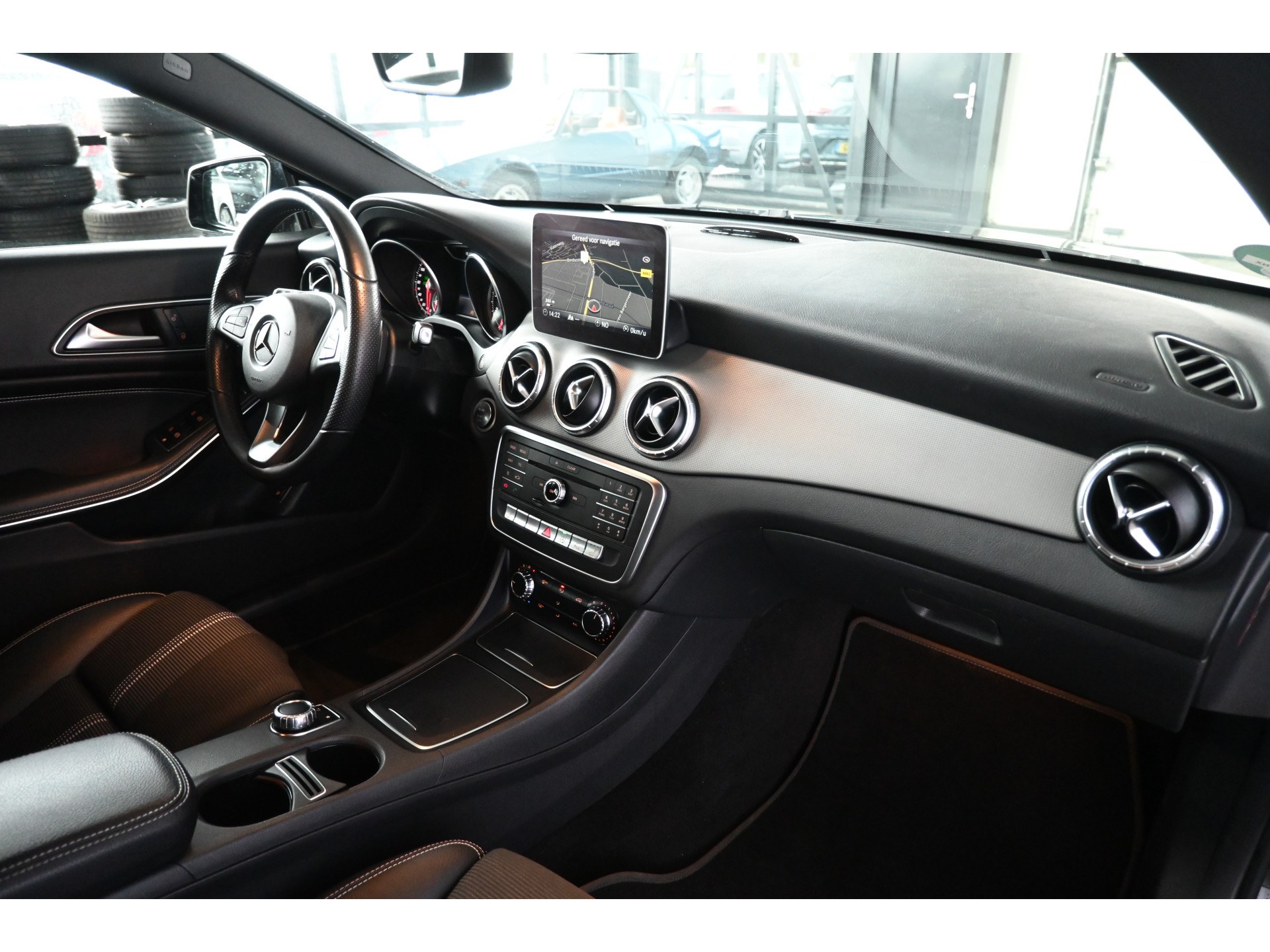 Mercedes-Benz CLA-klasse 200 Prestige AMG Automaat Clima Navigatie LED Rijklaarprijs Inruil Mogelijk!