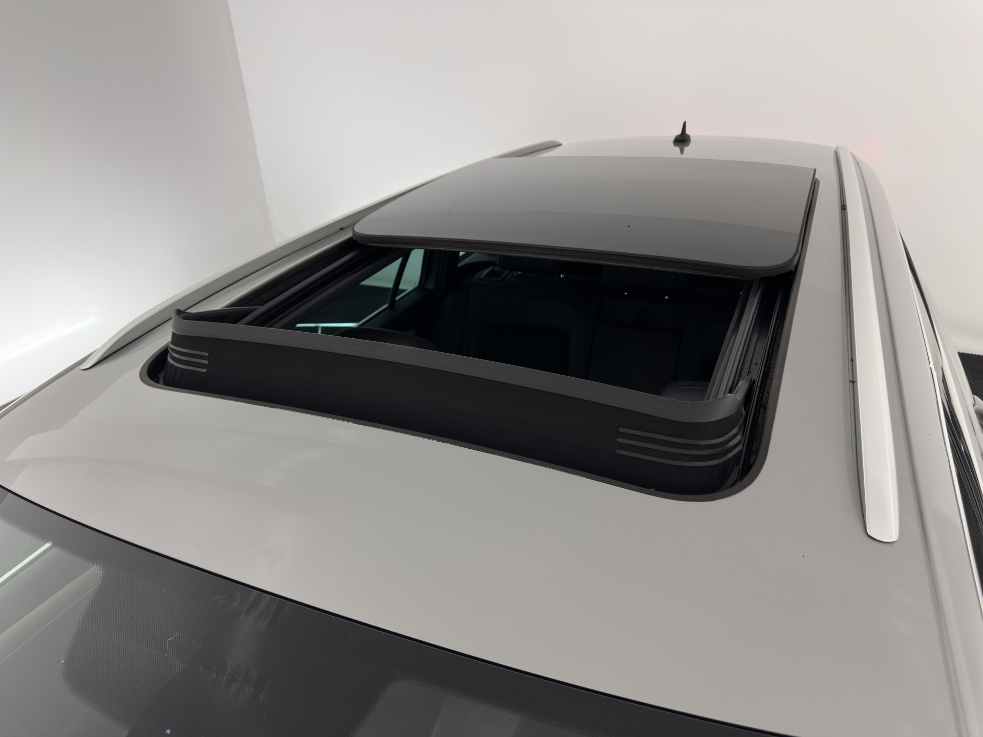 Volkswagen Passat Variant 1.4 TSI GTE Highline Plug-in Aut. *PANO | LEATHER-ALCANTARA | FULL-LED | CAMERA | NAVI-FULLMAP | ADAPTIVE-CRUISE | HEATED-ERGONOMIC-SPORTSEATS | KEYLESS | PDC | ECC | PRIVACY-GLASS | TOWBAR | AMBIENT-LIGHT | KEYLESS | ..