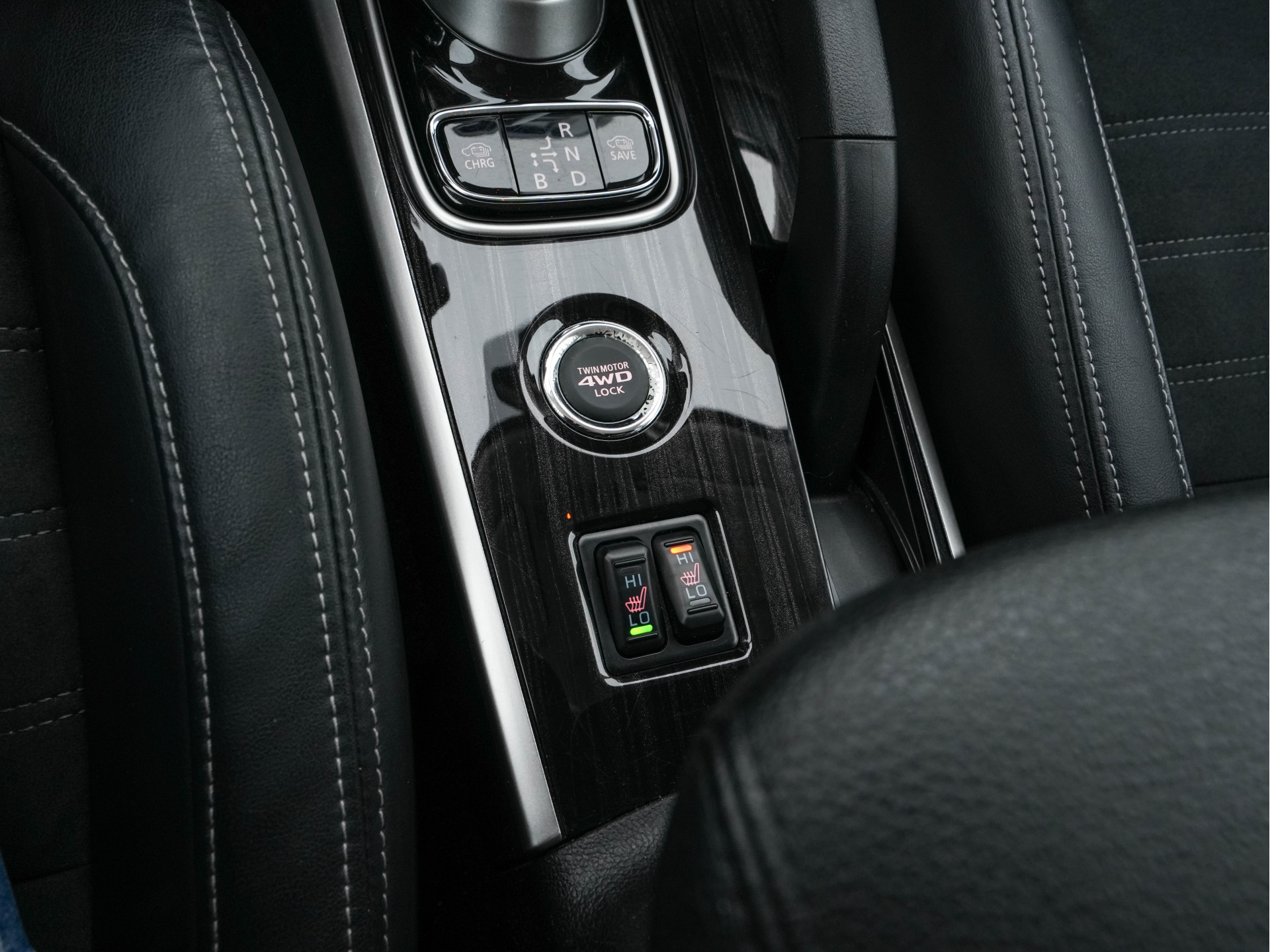 Mitsubishi Outlander 2.0 PHEV Executive Edition AWD Aut.  *LEATHER-MICROFIBRE | ROCKFORD-AUDIO | LED-LIGHTS | NAVI-FULLMAP | KEYLESS | CAMERA | HEATED-COMFORTSEATS | ECC | SHIFT-PADDLES | PDC | CRUISE | PRIVACY-GLASS | DAB | TOWBAR | 18''ALU *