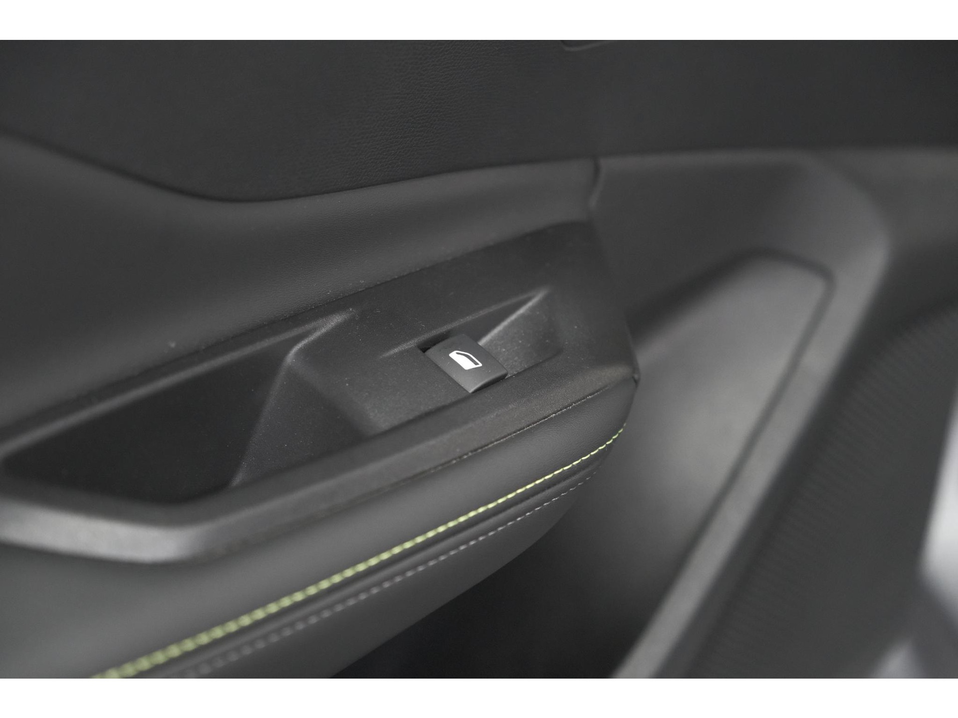 Peugeot 308 SW PureTech 130 EAT8 GT | Trekhaak | Stoelverwarming | Camera | Adaptieve Cruise Control