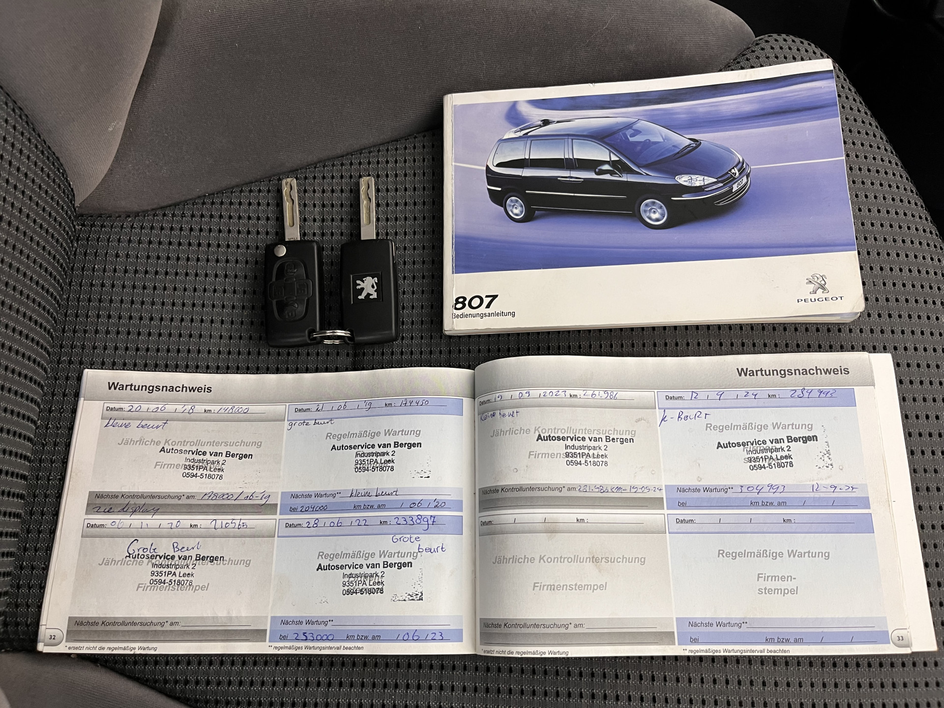 Peugeot 807 2.0 HDiF ST [ 7-Pers. ] Aut. *NAVI-FULLMAP | XENON | VELOURS-COMFORT-SEATS | HEATED-SEATS | ECC | PDC | CRUISE | TOWBAR | 16''ALU*