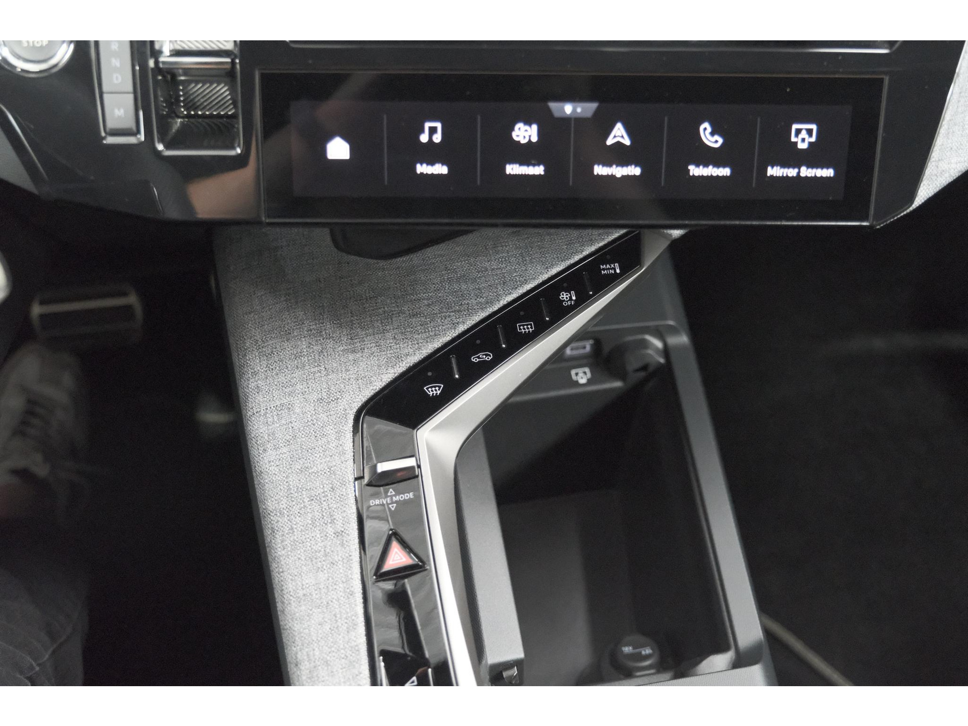 Peugeot 5008 1.2 Hybrid 136 GT 7p | Adaptieve Cruise Control | Camera | Elektrische Kofferklep | Stoelverwarming