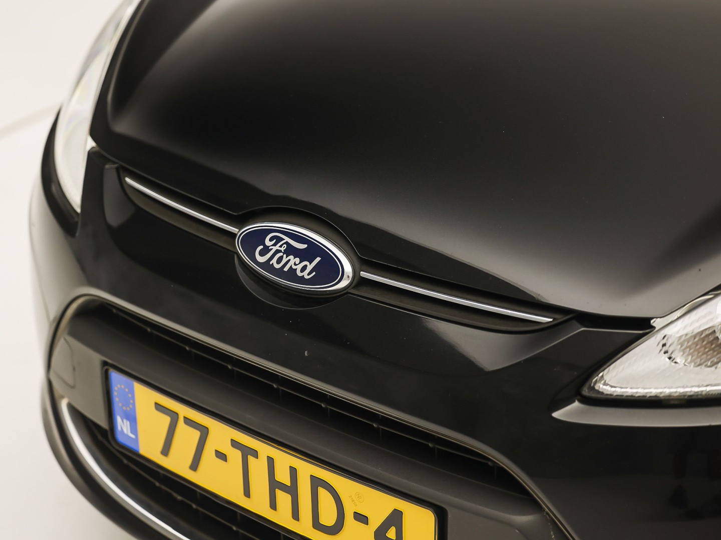 Ford Fiesta 1.25 Titanium (5 DEURS, CLIMATE, CRUISE, SPORTSTOELEN, PARKEERSENSOREN, TREKHAAK, LM VELGEN, ELEK PAKKET, NIEUWSTAAT)