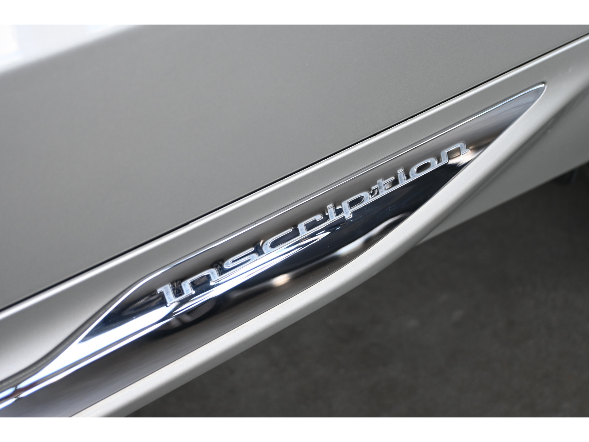 Volvo XC60 2.0 T8 Twin Engine AWD Inscription Harman/Kardon Navigatie Panoramadak Carplay Goed Onderhouden! Inruil Mogelijk!