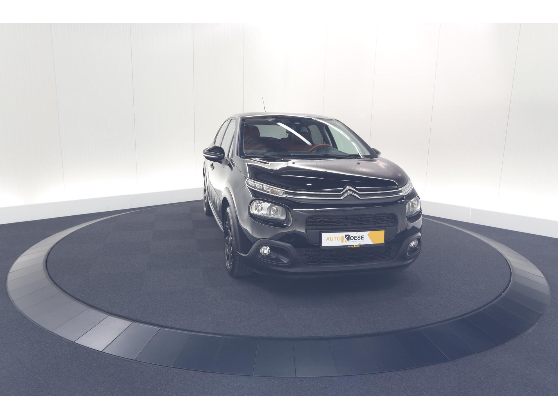 Citroen C3 PureTech 110 S&S Shine | Trekhaak | Parkeersensoren | Navigatie | Apple Carplay