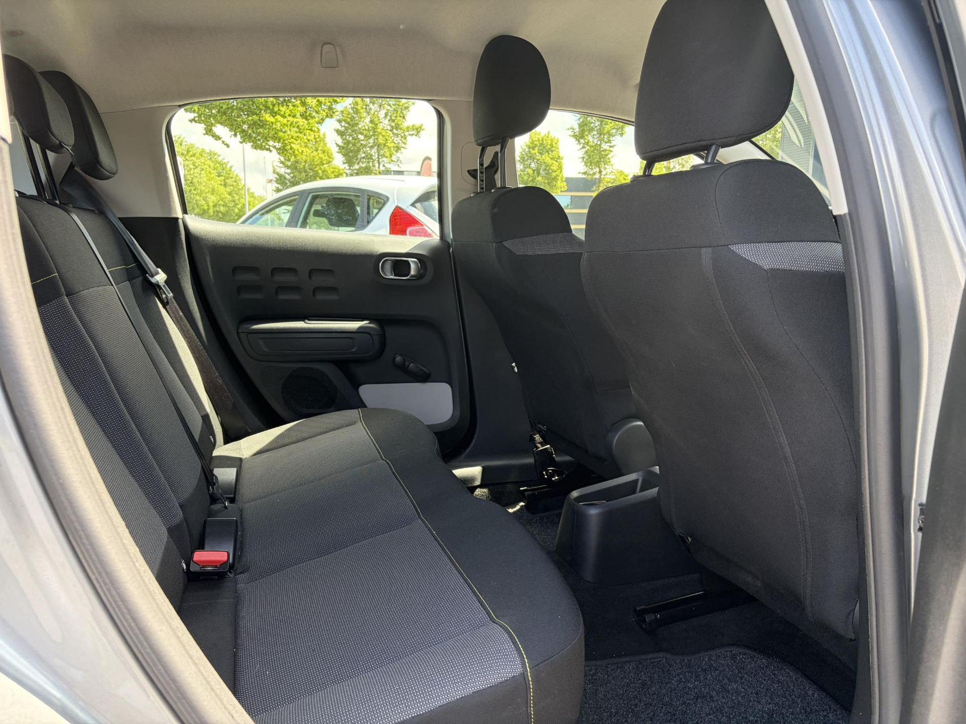 Citroen C3 1.2 PureTech S&S Feel Apple Carplay/Android,Trekhaak,Pdc,Navi,Clima,Cruise,Dealer Onderhouden,Rijstrooksensor,Apk tot 06-2027
