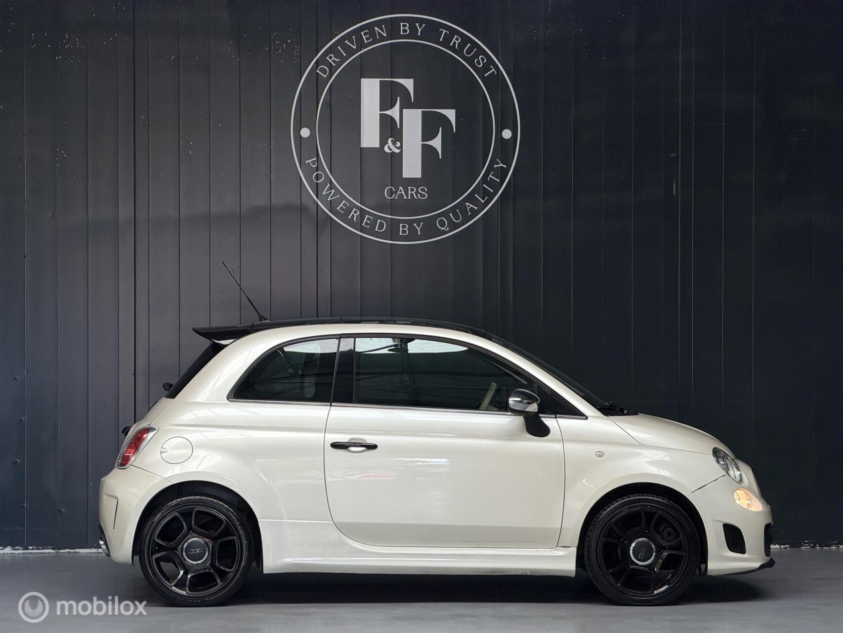 Fiat 500 1.2 Lounge|Automaat|Panodak|Leder|CarPlay|Abarth Look