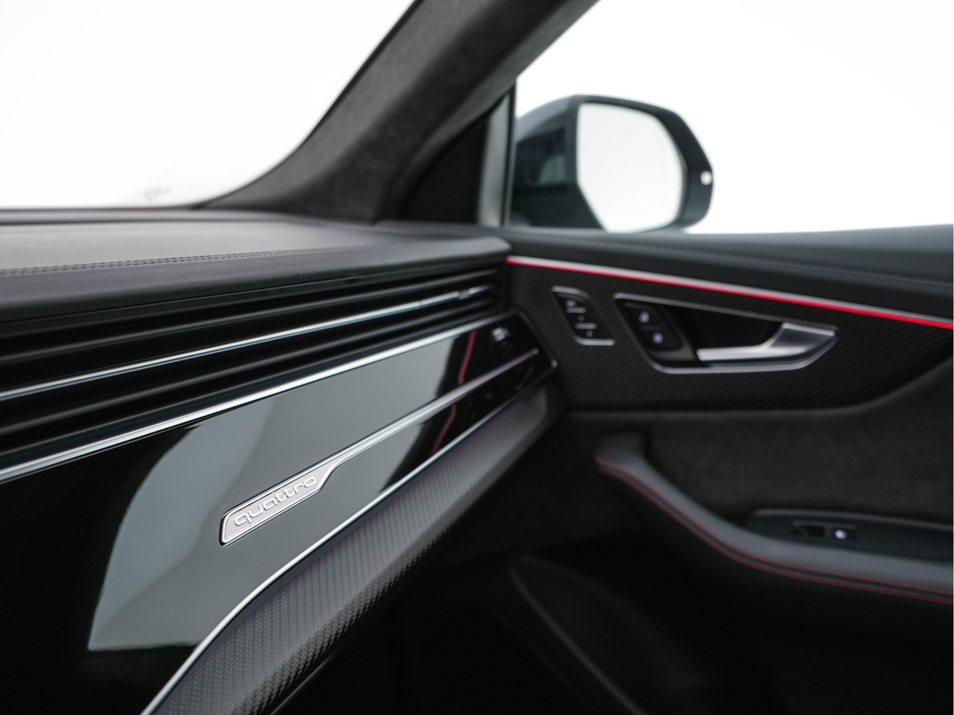 Audi RS Q8 4.0 TFSI quattro *MILLTEK | CERAMIC-BRAKES | PANO | HEAD-UP | CARBON-PACK | LEATHER | MEMORY-PACK | 4-WHEEL-STEERING | AIR-SUSPENSION | BANG&OLFUSEN | ADAPTIVE-CRUISE | BLINDSPOT | TOP-VIEW | SOFT-CLOSE | NIG