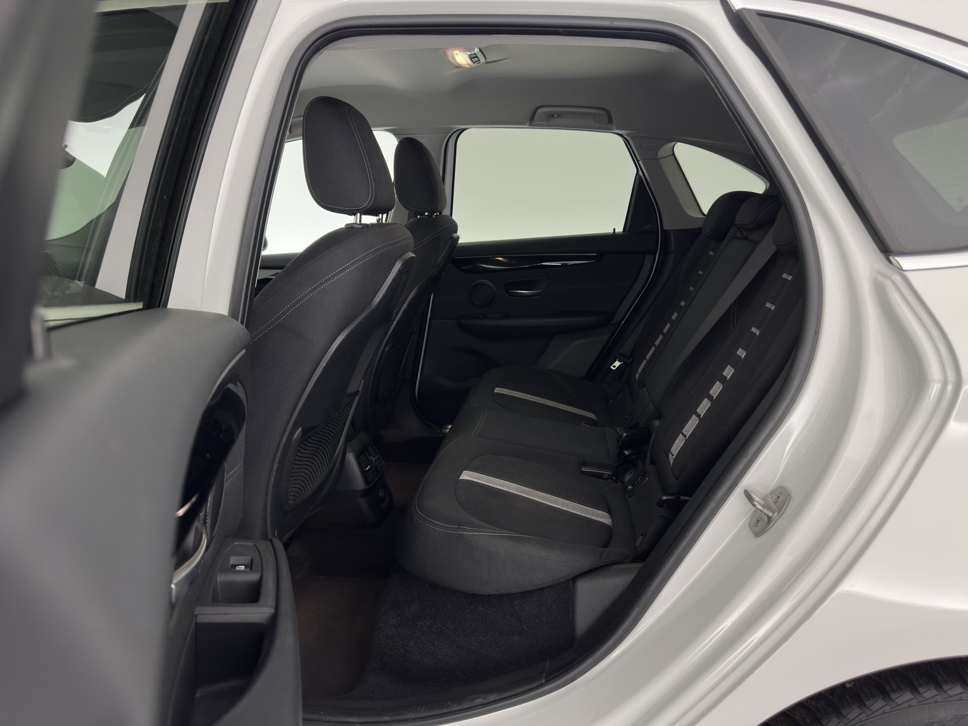 BMW 2-serie Active Tourer 225xe Sport-Line Centennial High Executive Aut. *FULL-LED | NAVI-FULLMAP | HEATED-SPORTSEATS | ECC | PRIVACY-GLASS | PDC | CRUISE | 18''ALU*