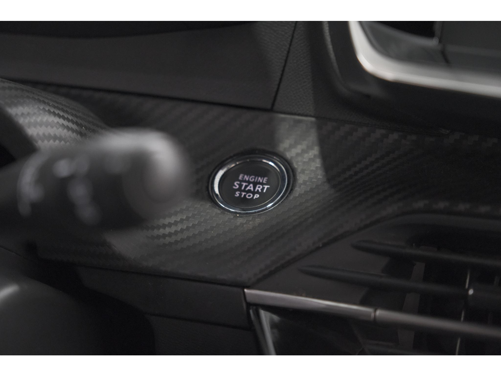 Peugeot 2008 PureTech 130 Allure Pack | Camera | Adaptieve Cruise Control | Apple Carplay | Stoelverwarming