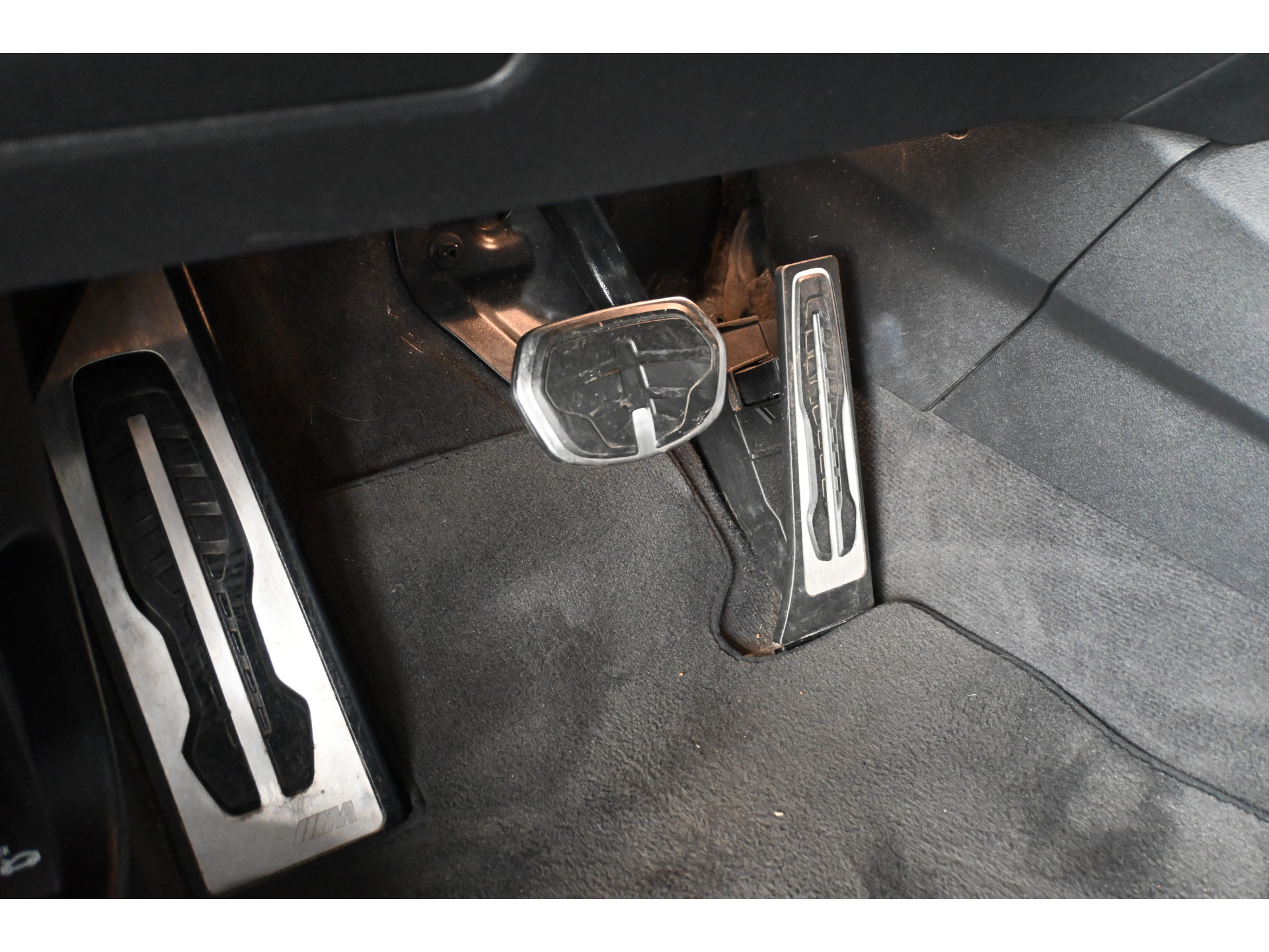 BMW 1-serie 118i High Executive Aut M Sport Navigatie Carplay Dealer Onderhouden! Inruil Mogelijk!
