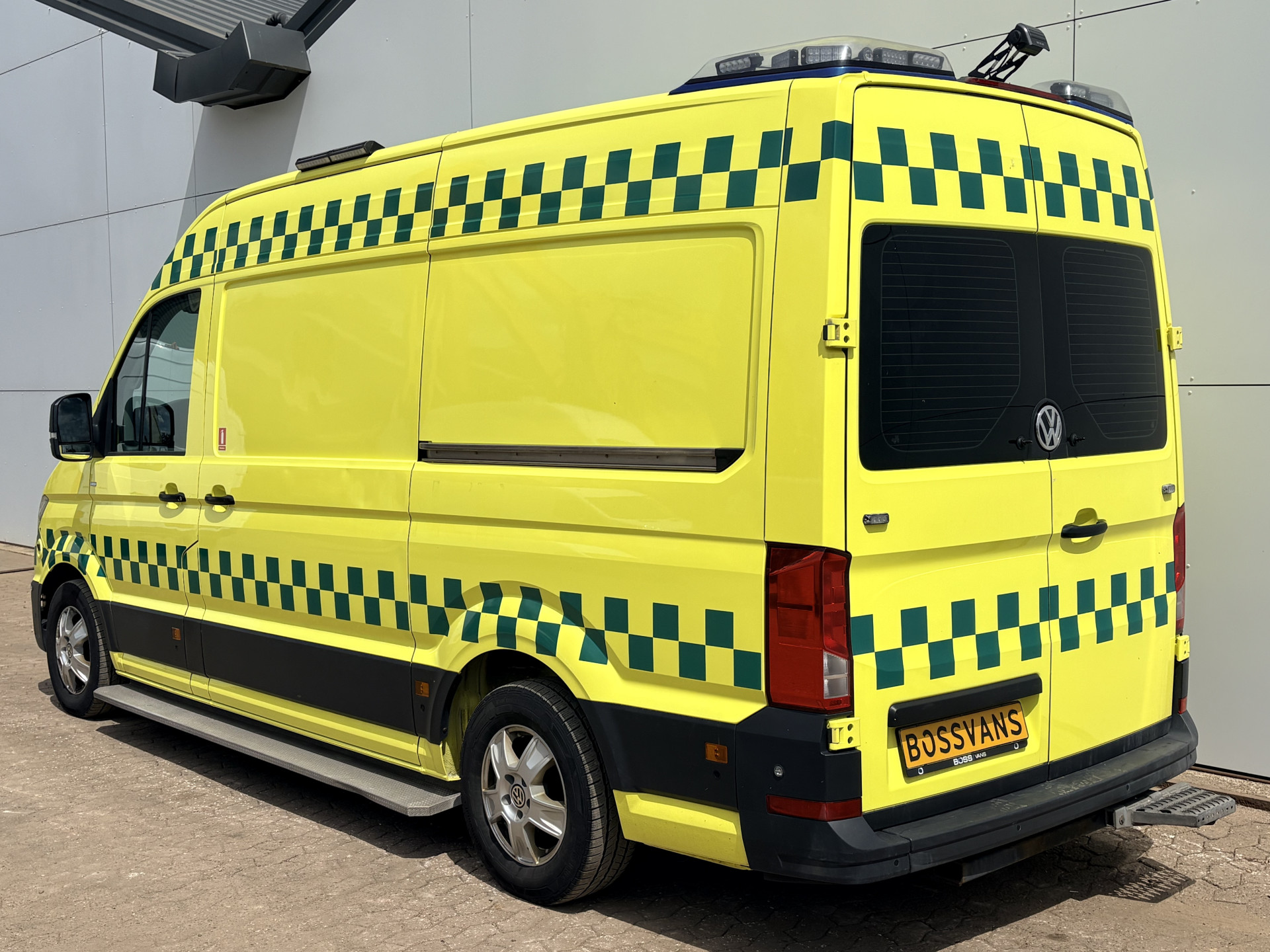 Volkswagen Crafter 2.0 TDI 177PK Ambulance L3H3 Automaat ACC Climate Control Stroompunten Laadruimte Parkeersensoren