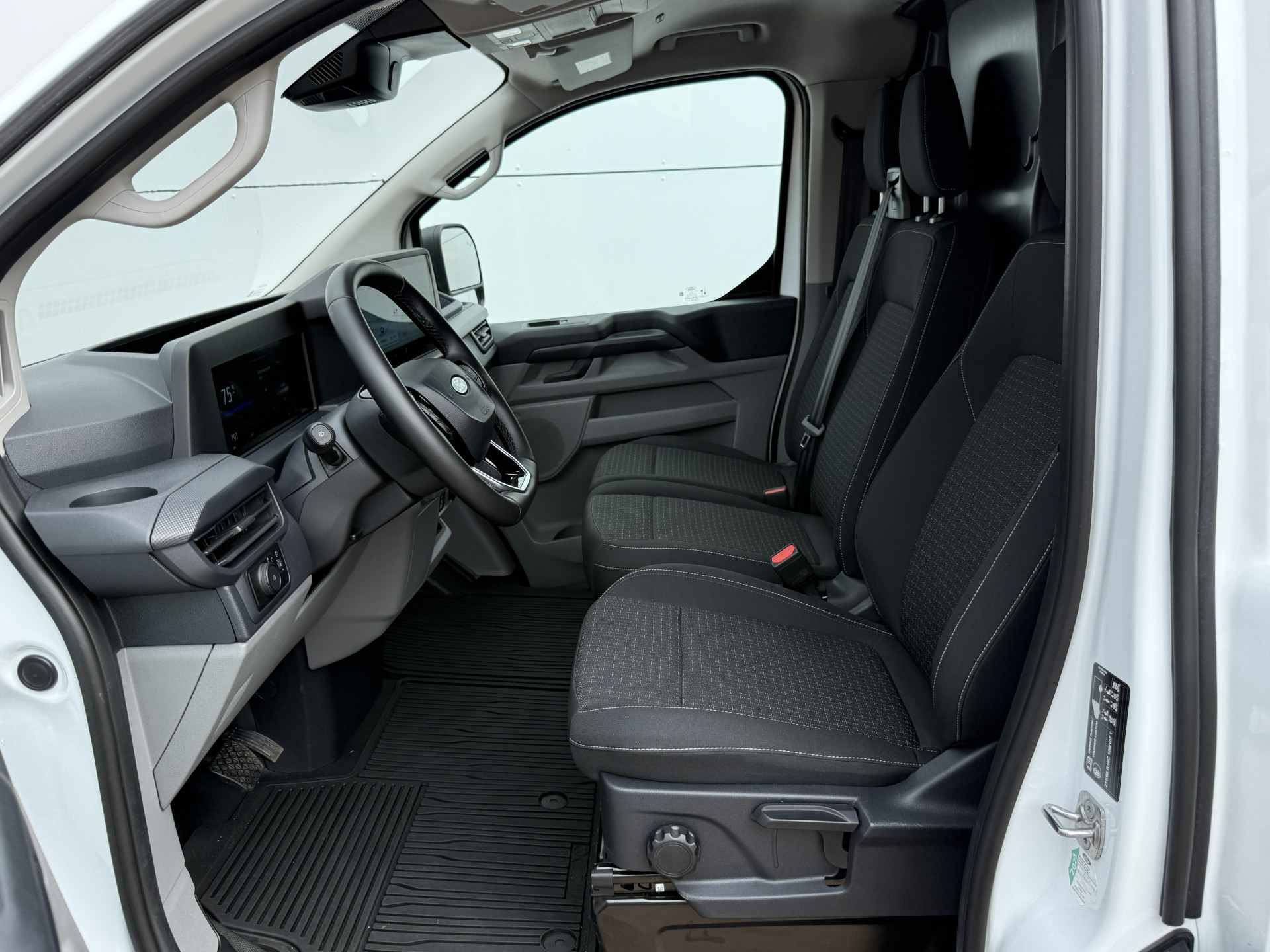 Ford e-Transit Custom 65kWh 136PK Elektrisch L1 344KM WLTP 2300kg Trekvermogen BEV Snelladen LED ACC Camera Carplay Parkeersensoren v+a