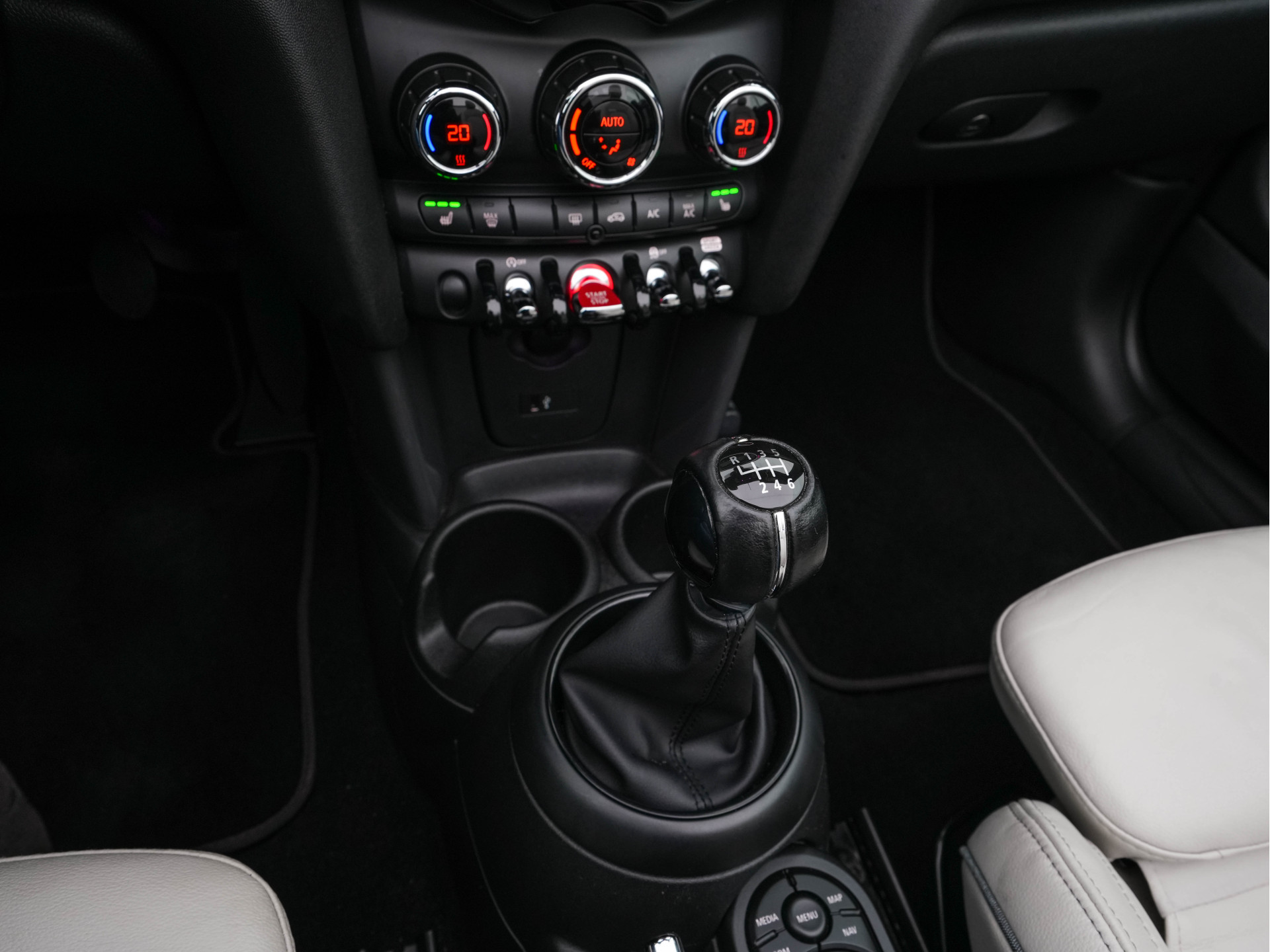 MINI Mini Cabrio 1.5 Cooper Chili *LEATHER | FULL-LED | HEATED-SPORTSEATS | KEYLESS | NAVI-FULLMAP | ECC | PDC | CRUISE | AMBIENT-LIGHT | AIRSCARF | 18''ALU*