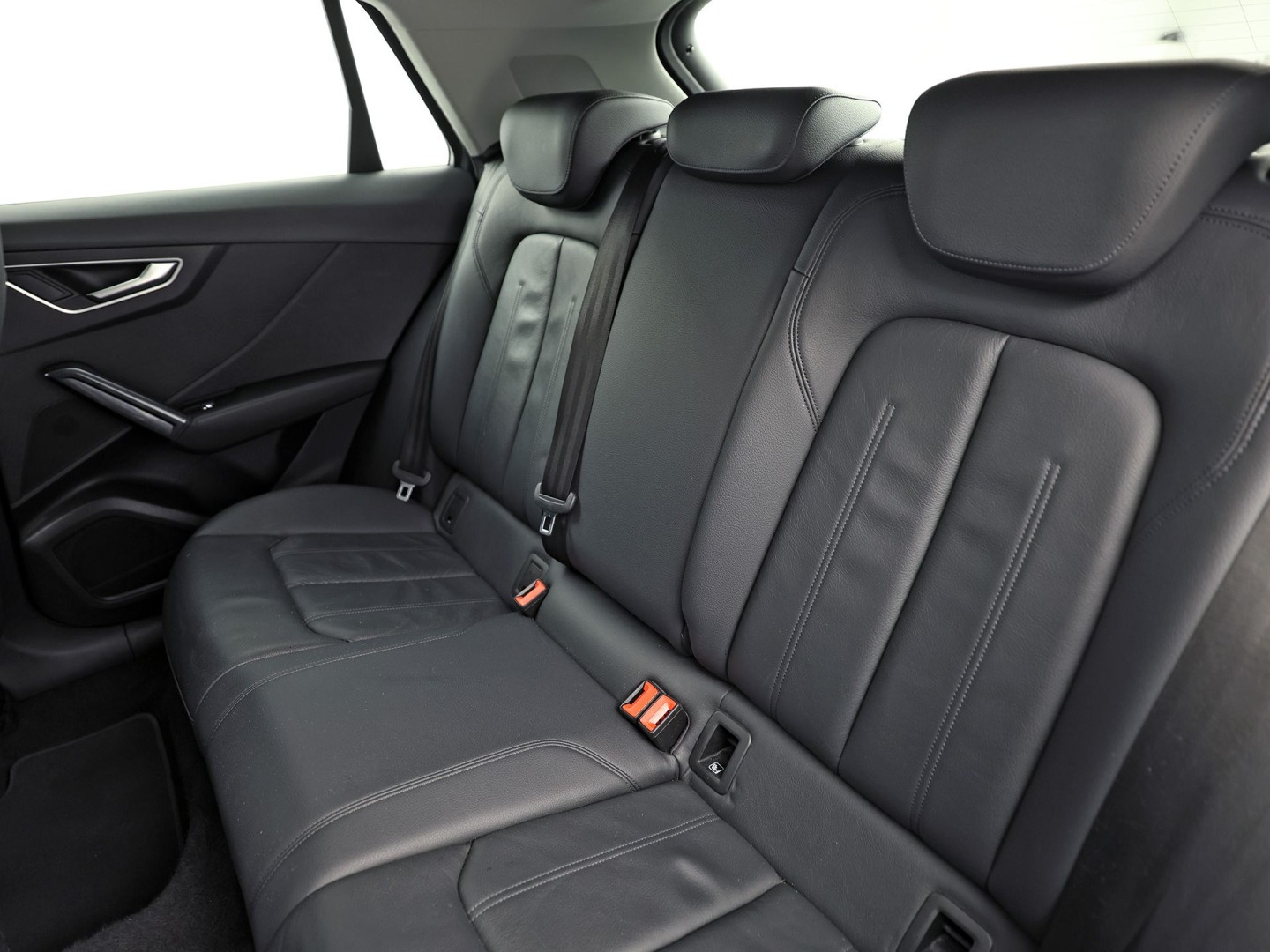 Audi Q2 1.4 TFSI S-Line Sport 150Pk Automaat (VIRTUAL COCKPIT, GROOT NAVI, CLIMATE, LEDER, STOELVERWARMING, SPORTSTOELEN, LED KOPLAMPEN, PARKEERSENSOREN, NIEUWSTAAT)
