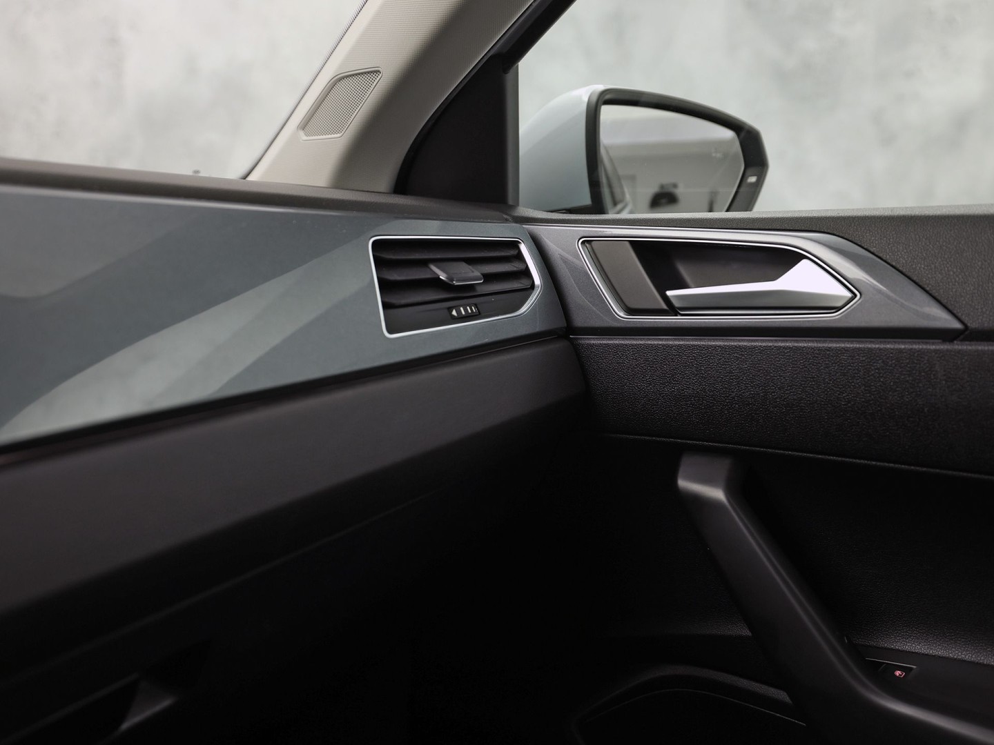 Volkswagen Polo 1.0 TSI Sportline Automaat (VIRTUAL COCKPIT, APPLE CARPLAY, GROOT NAVI, CLIMATE, CAMERA, STOELVERWARMING, SPORTSTOELEN, GETINT GLAS, KEYLESS START, ADAPTIVE CRUISE, NIEUWSTAAT)