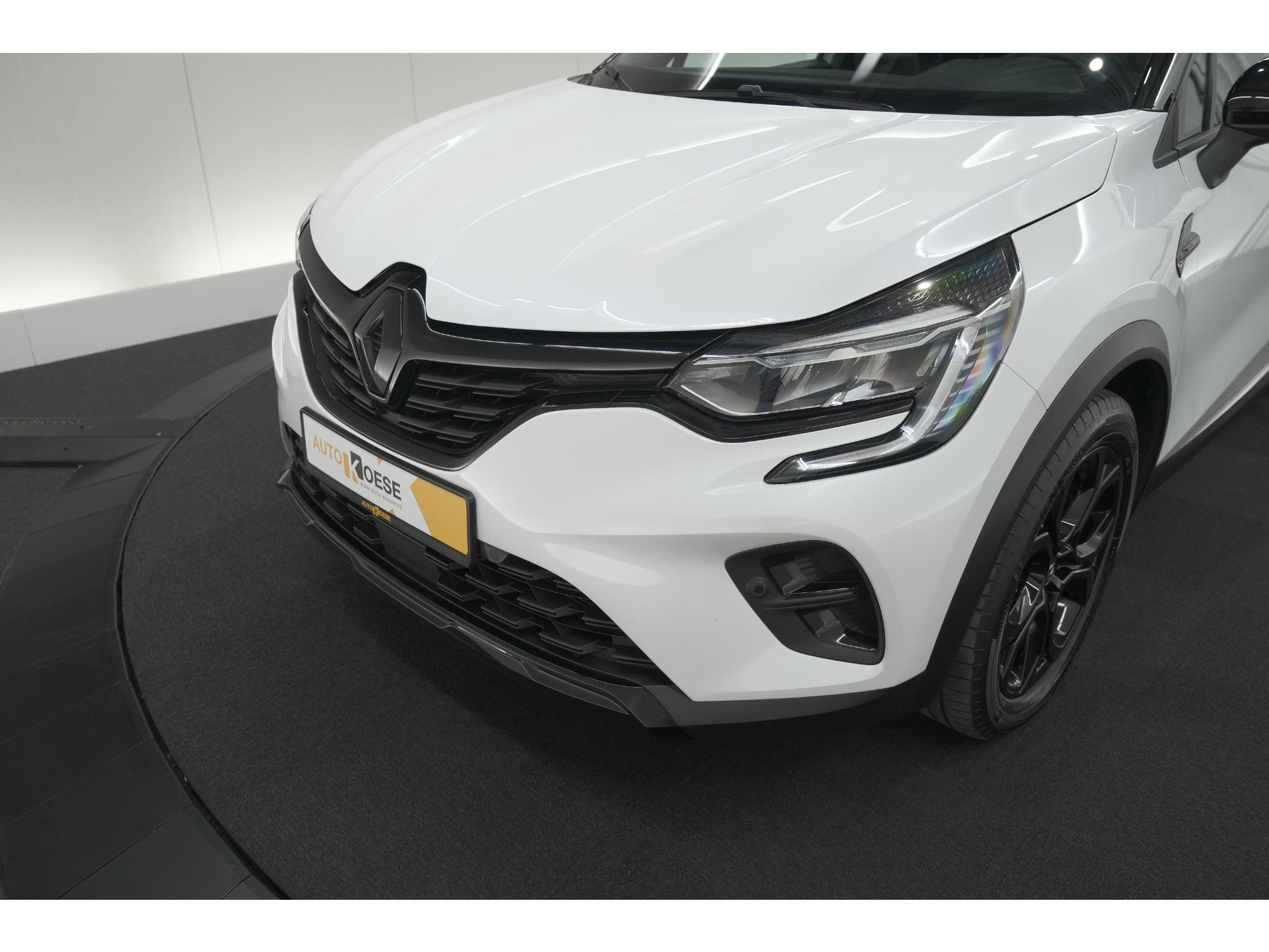 Renault Captur 1.6 E-Tech hybrid 145 SL Rive Gauche | Trekhaak | Camera | Apple Carplay | 9.3 Inch Grootscherm