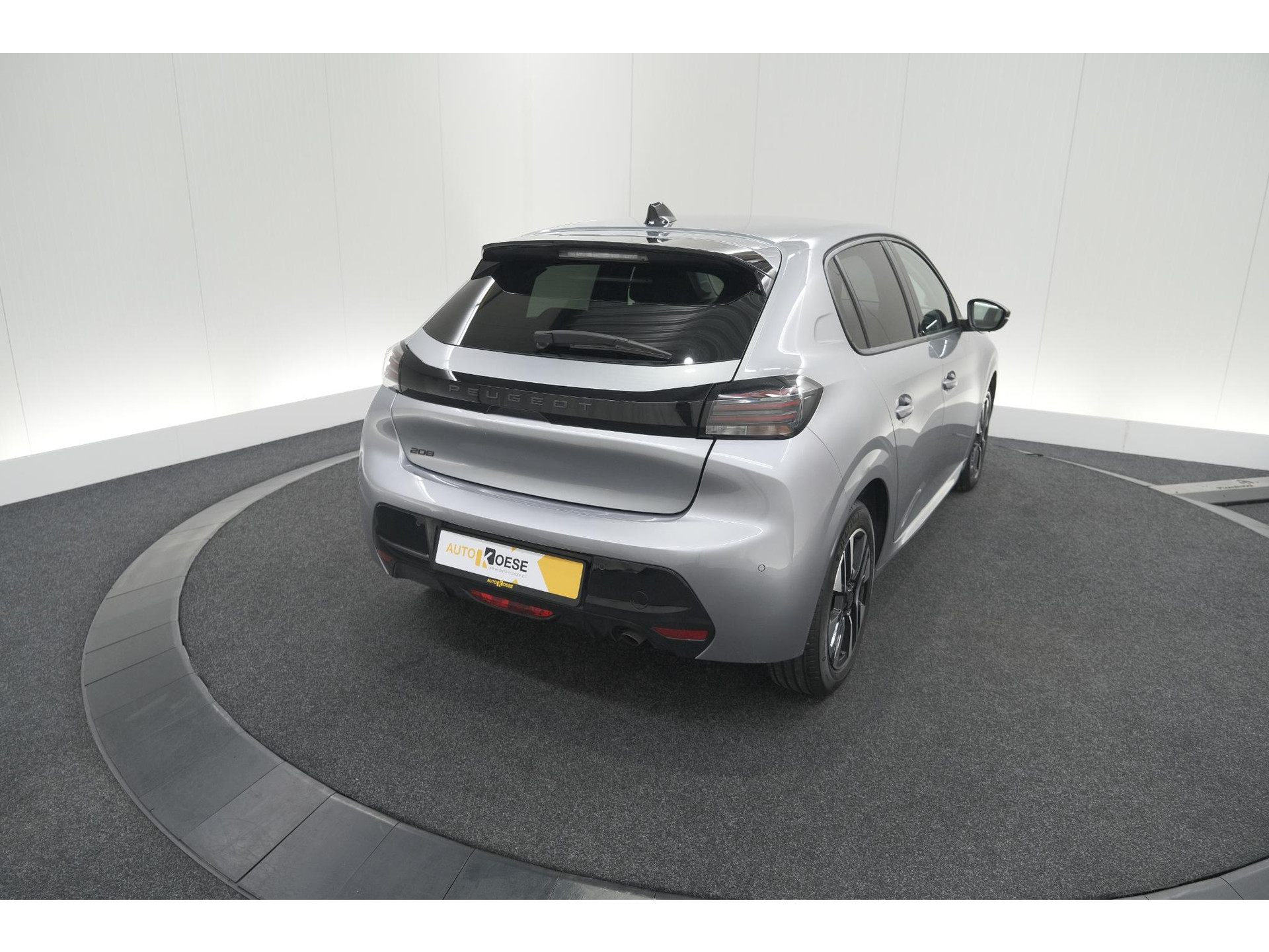 Peugeot 208 PureTech 100 Allure Pack | NIEUW MODEL | Apple CarPlay | Parkeersensoren | Climate Control