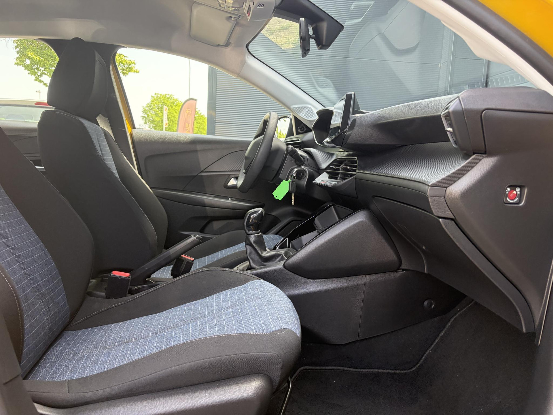 Peugeot 208 1.2 PureTech Like 1e Eigenaar,Apple Carplay/Android Auto,Camera,Navi,Clima,Cruise,Weinig Km,Zeer Zuinig,Apk tot 07-2027