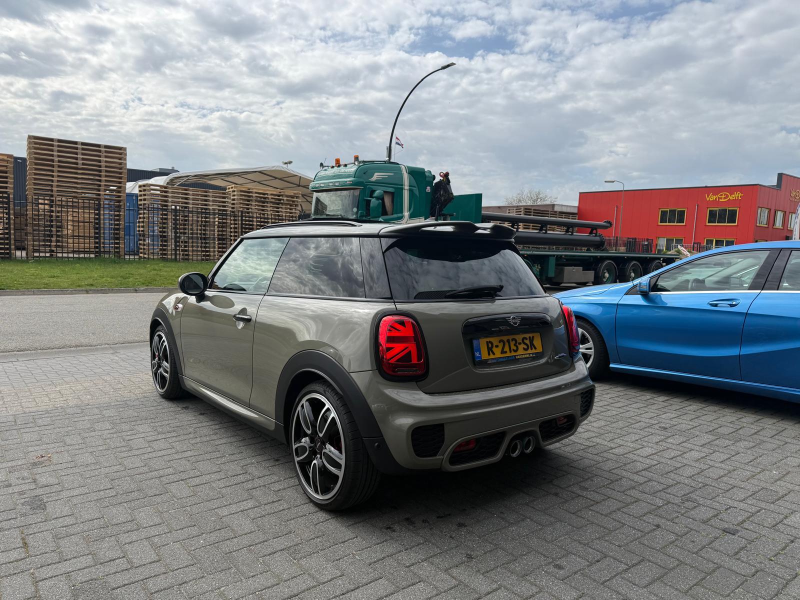 MINI Mini 2.0 John Cooper Works Chili | 1E EIGENAAR | 3/6/12MND GARANTIE | 230PK | PANO | ACC | CARPLAY | LED | HEAD-UP | NAVI | DAB |