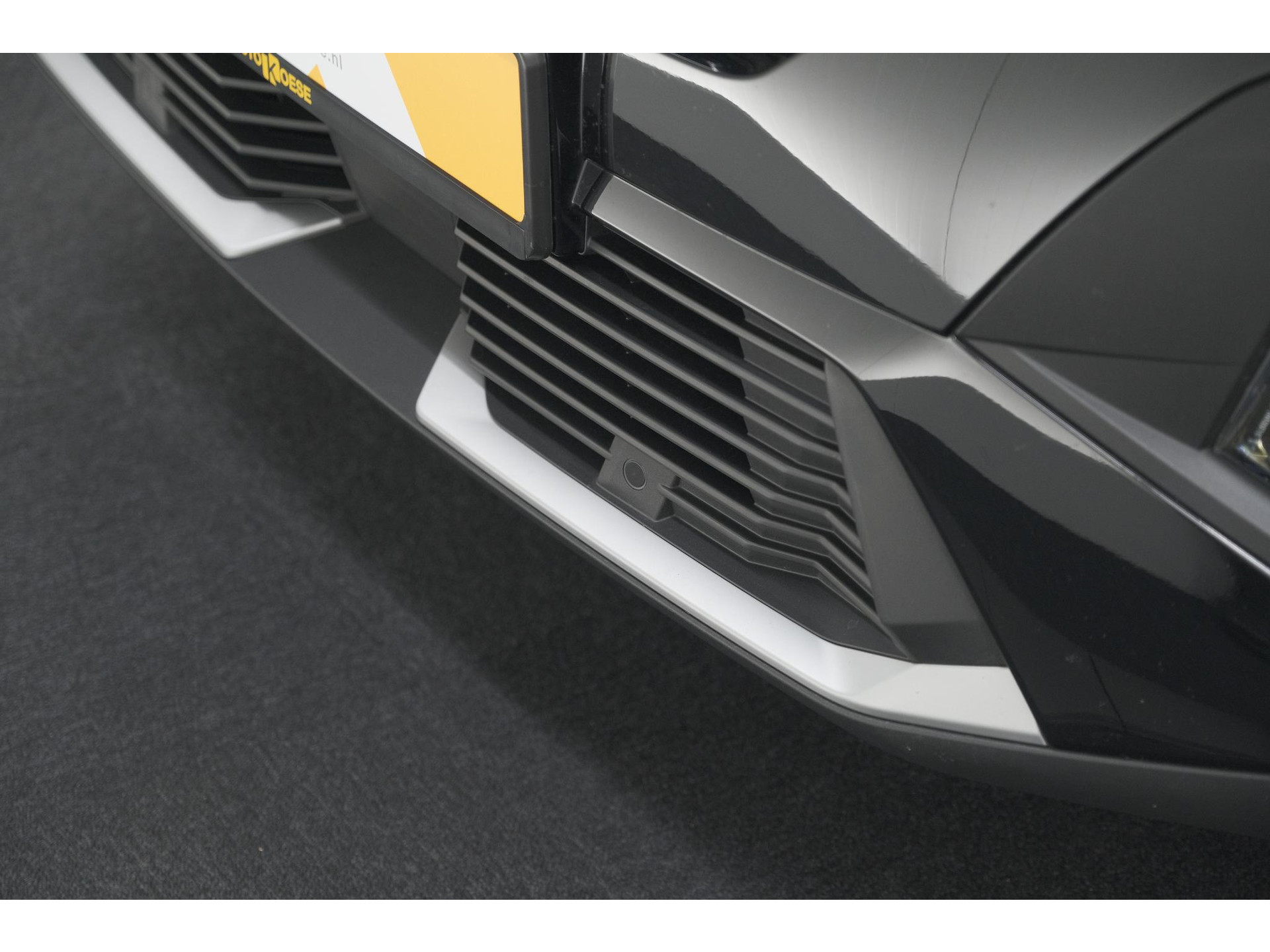 Peugeot 2008 1.2 Hybrid 145 Allure | 360 Camera | Adaptieve Cruise Control | Navigatie | Dodehoekdetectie