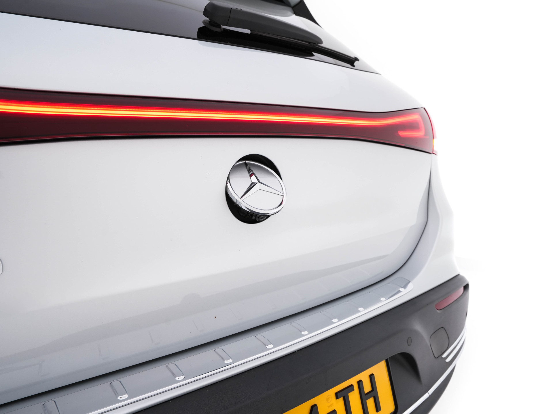 Mercedes-Benz EQA 250 Business Solution Luxury 67 kWh [ 3-Fase ] (SOH-94%) (INCL-BTW) *PANO | LEATHER | WIDESCREEN-COCKPIT | FULL-LED | BLINDSPOT | AMBIENT-LIGHT | CAMERA | NAVI-FULLMAP | DAB+ | COMFORT-SEATS | ECC | SHIFTPADDLES | CRUISE | HEATED-SEATS |