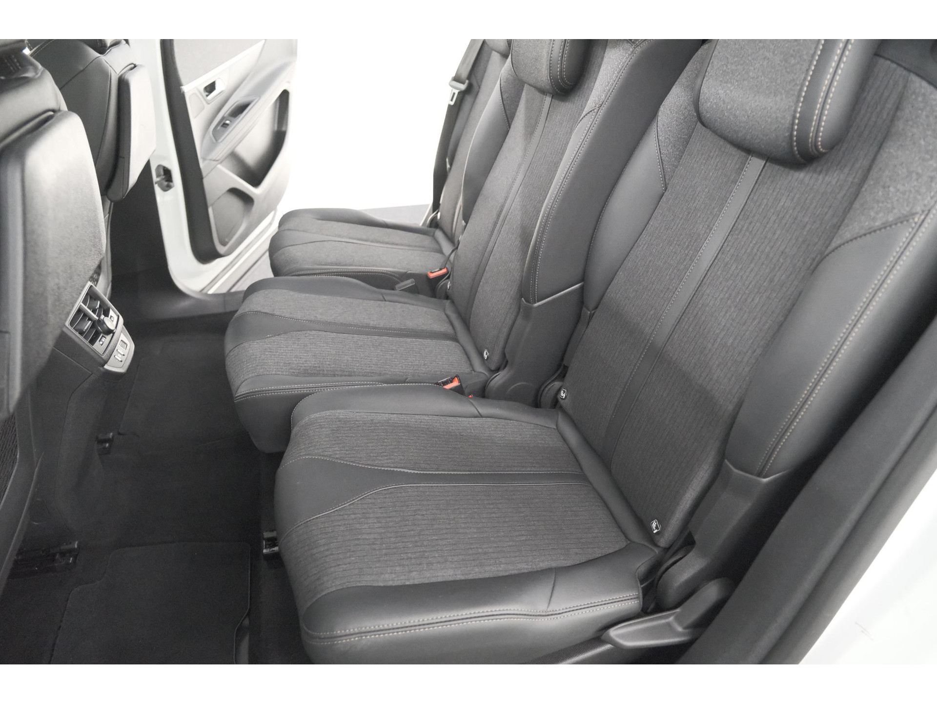 Peugeot 5008 PureTech 130 EAT8 GT-Line | Schuif-/Kanteldak | Trekhaak | Elektrische Kofferklep | Camera
