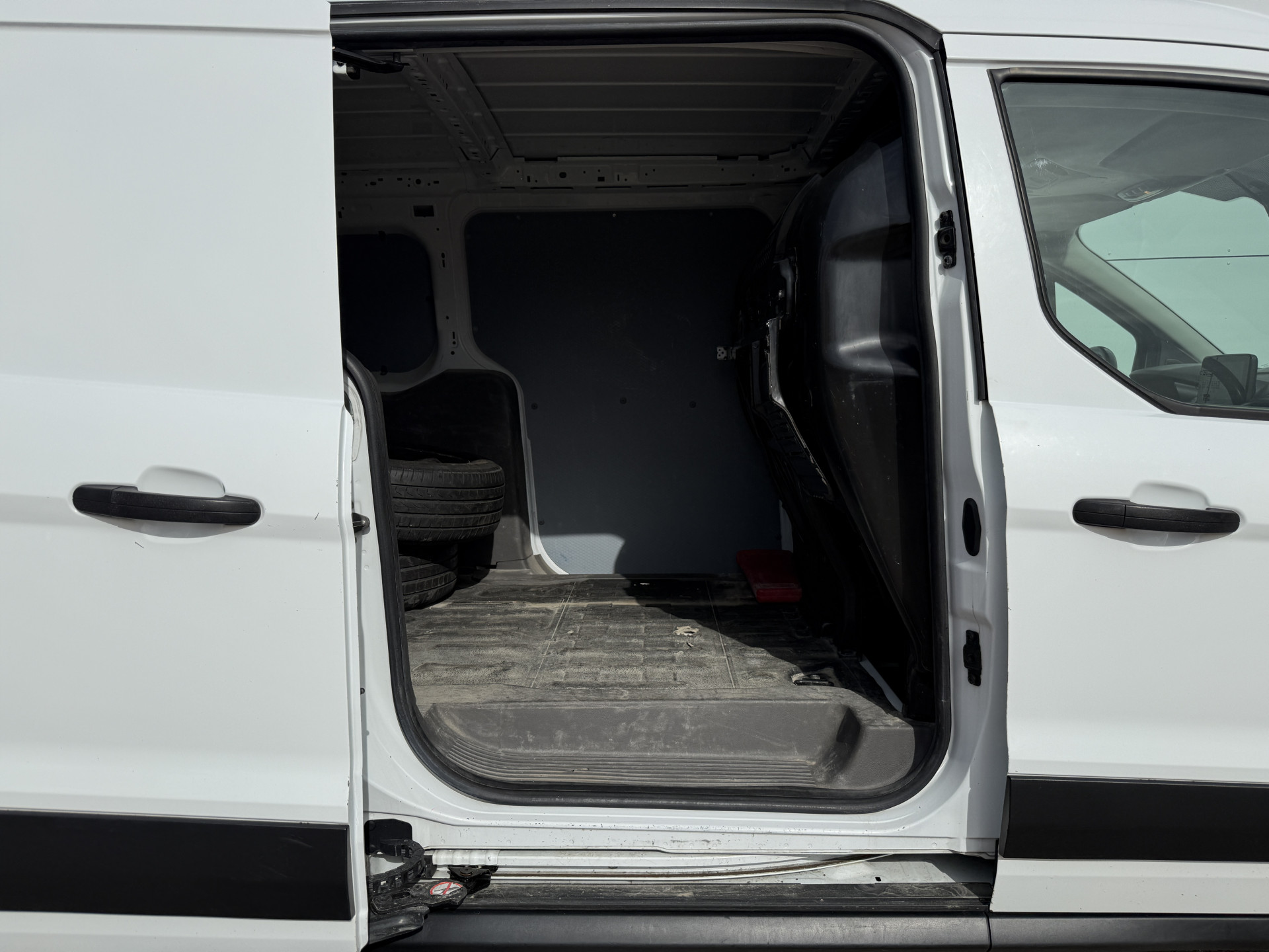 Ford Transit Connect 1.5 TDCI 100PK L2 Automaat Trekhaak Carplay Camera Airco Cruise Control Camera Parkeersensoren Achter Stoelverwarming