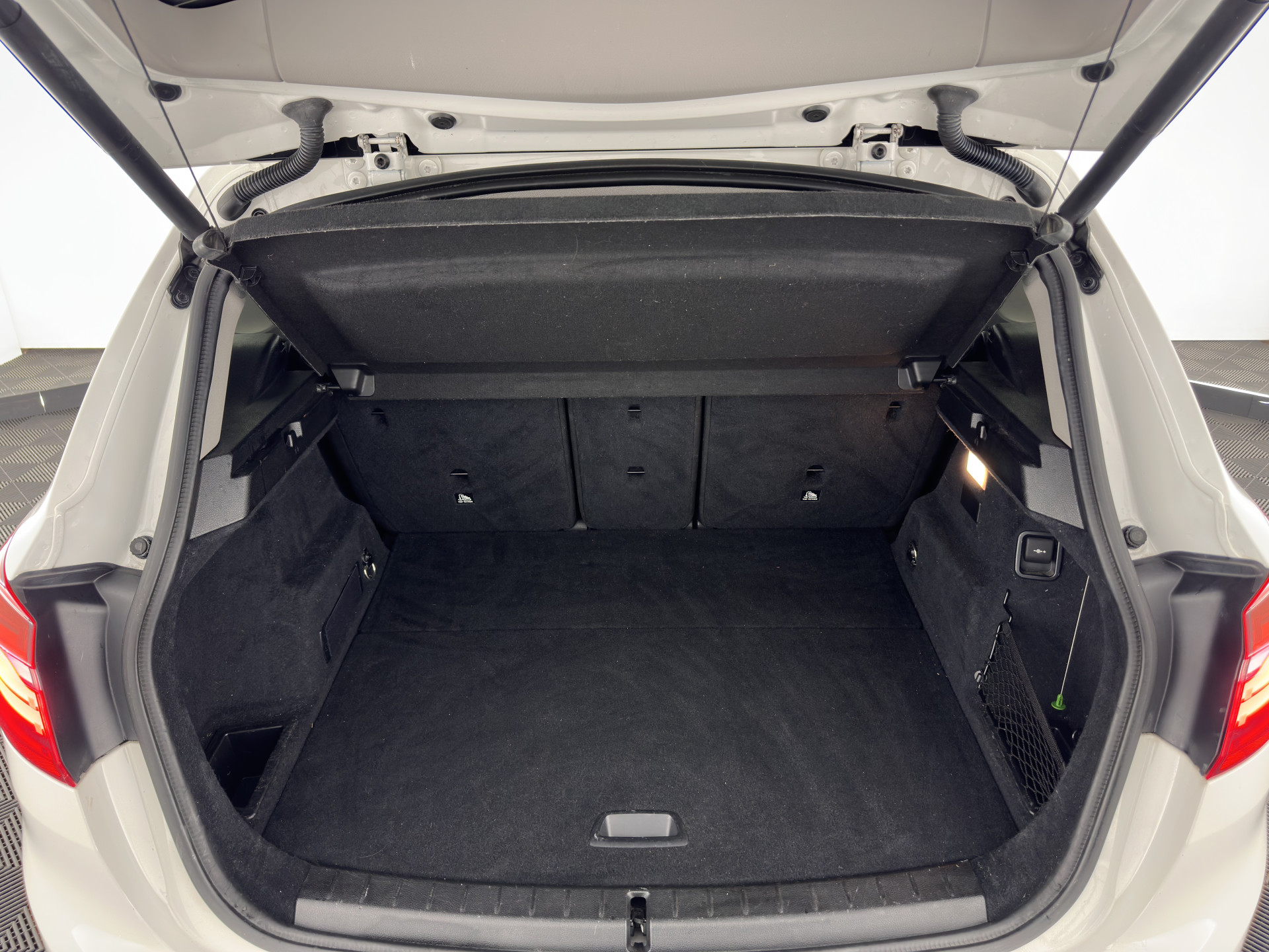 BMW 2-serie Active Tourer 225xe Sport-Line Centennial High Executive Aut. *FULL-LED | NAVI-FULLMAP | HEATED-SPORTSEATS | ECC | PRIVACY-GLASS | PDC | CRUISE | 18''ALU*