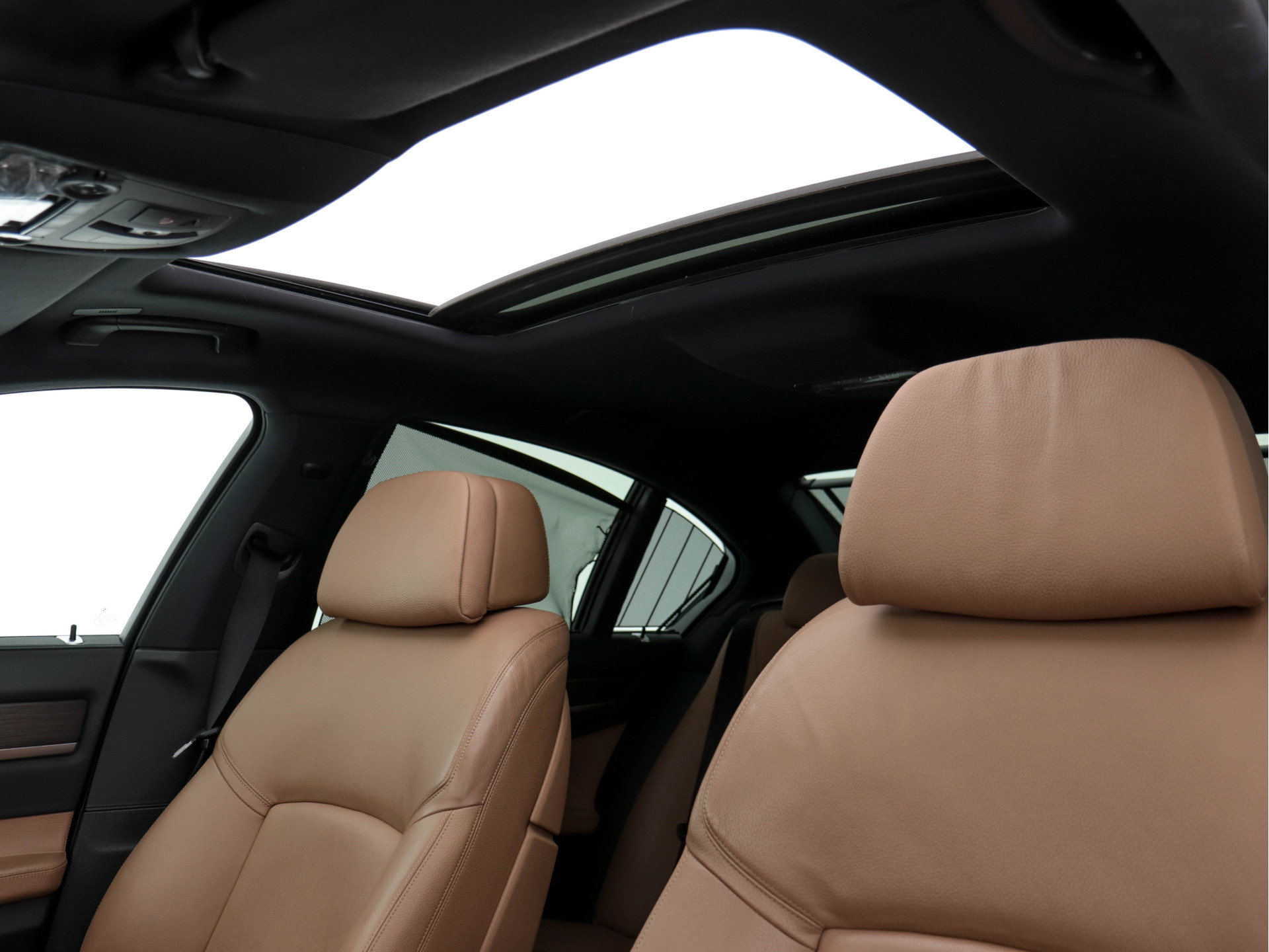 BMW 7-serie 740d xDrive M-Sport Aut. *PANO | LEATHER | FULL-LED | SURROUND-VIEW | NAVI-FULLMAP | SOFT-CLOSE | HEAD-UP | HARMAN/KARDON-AUDIO | KEYLESS | CRUISE | HEATED-SPORTSEATS | LANE-ASSIST | MEMORY-PACK | TOWBAR