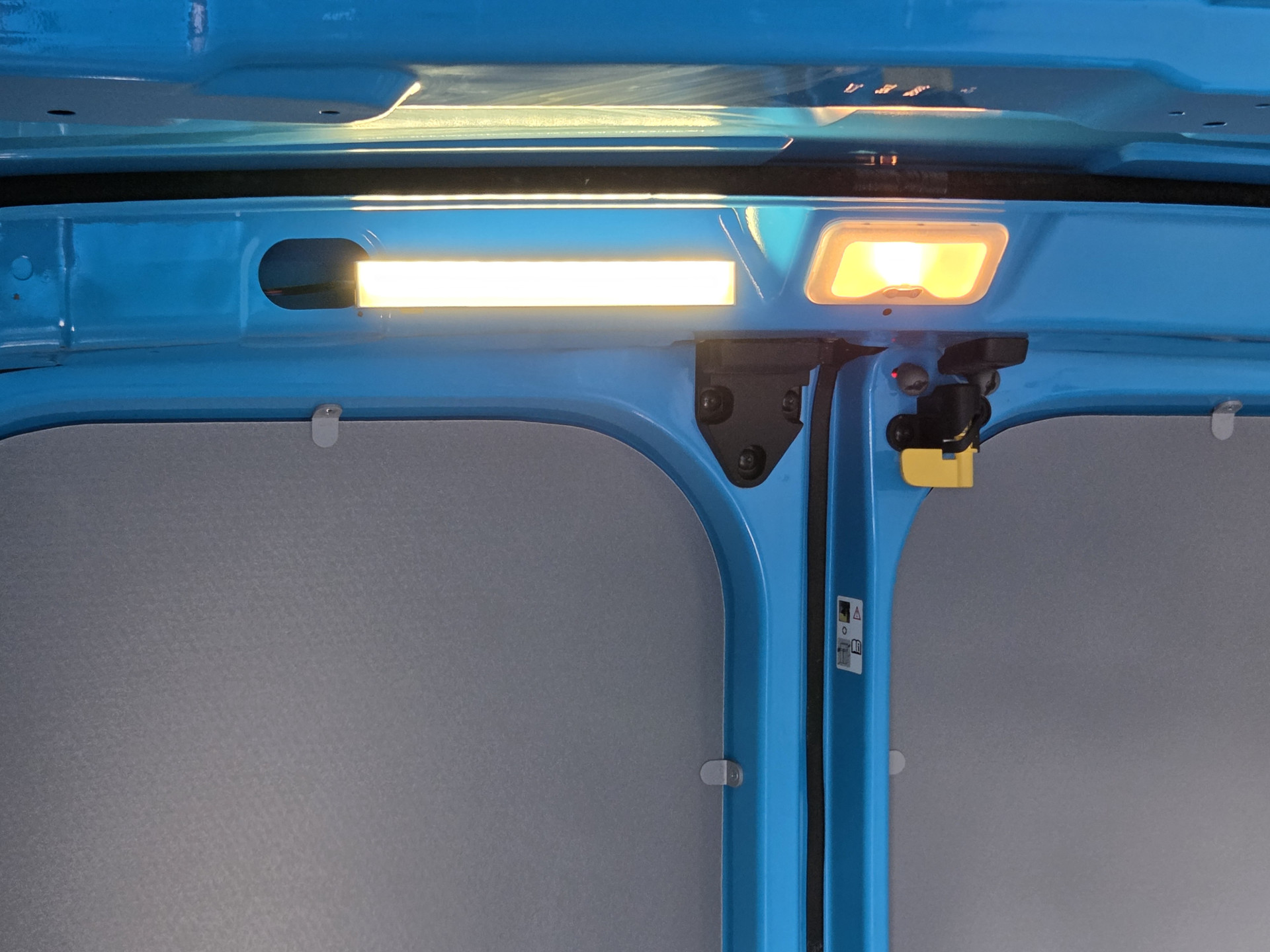 Renault Trafic 2.0 Blue dCi 150 Pk AUTOMAAT L2  Airco PDC Cruisecontrol Achteruitrijcamera Verwarmde stoel