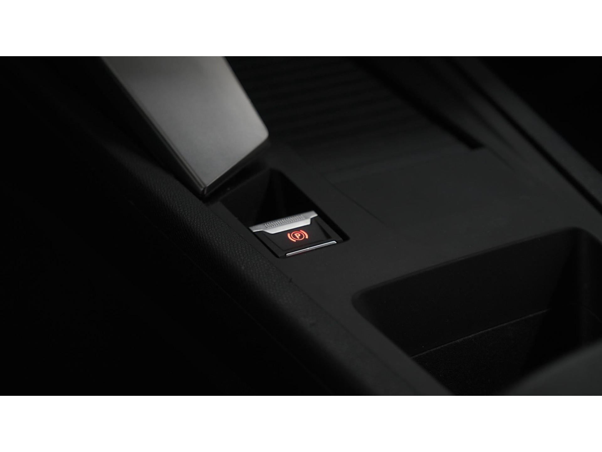 Peugeot 308 SW PureTech 130 EAT8 Active Pack | Automaat | Apple Carplay | Parkeersensoren | Navigatie