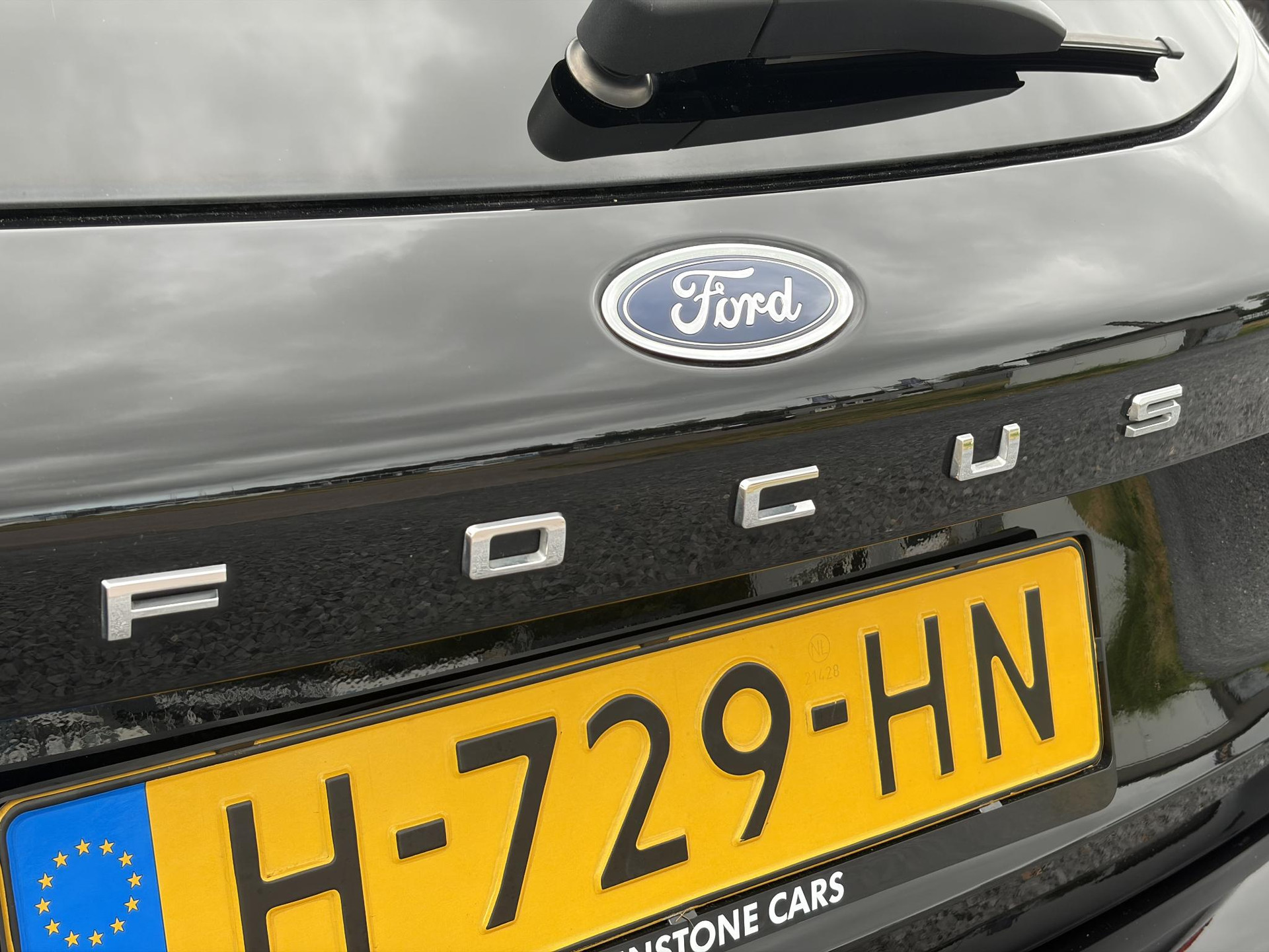 Ford Focus 1.0 EcoBoost ST Line Business 2e Eigenaar l Navi l Clima l Cruise l 125pk l Keyless l Pdc V+A l 18 '' Lmv  l N.A.P l Apk tot 02-2028