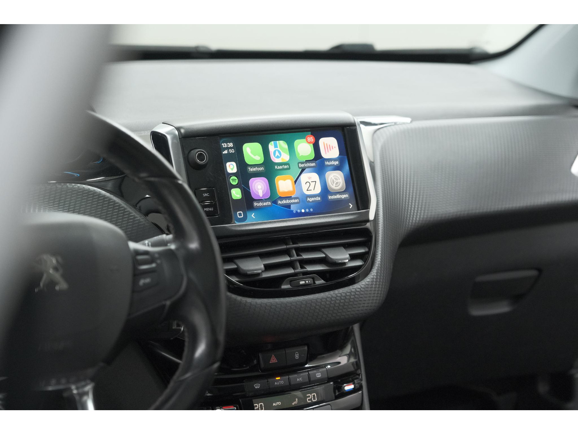 Peugeot 2008 PureTech 110 Allure | Panoramadak | Apple Carplay | Navigatie | Parkeersensoren