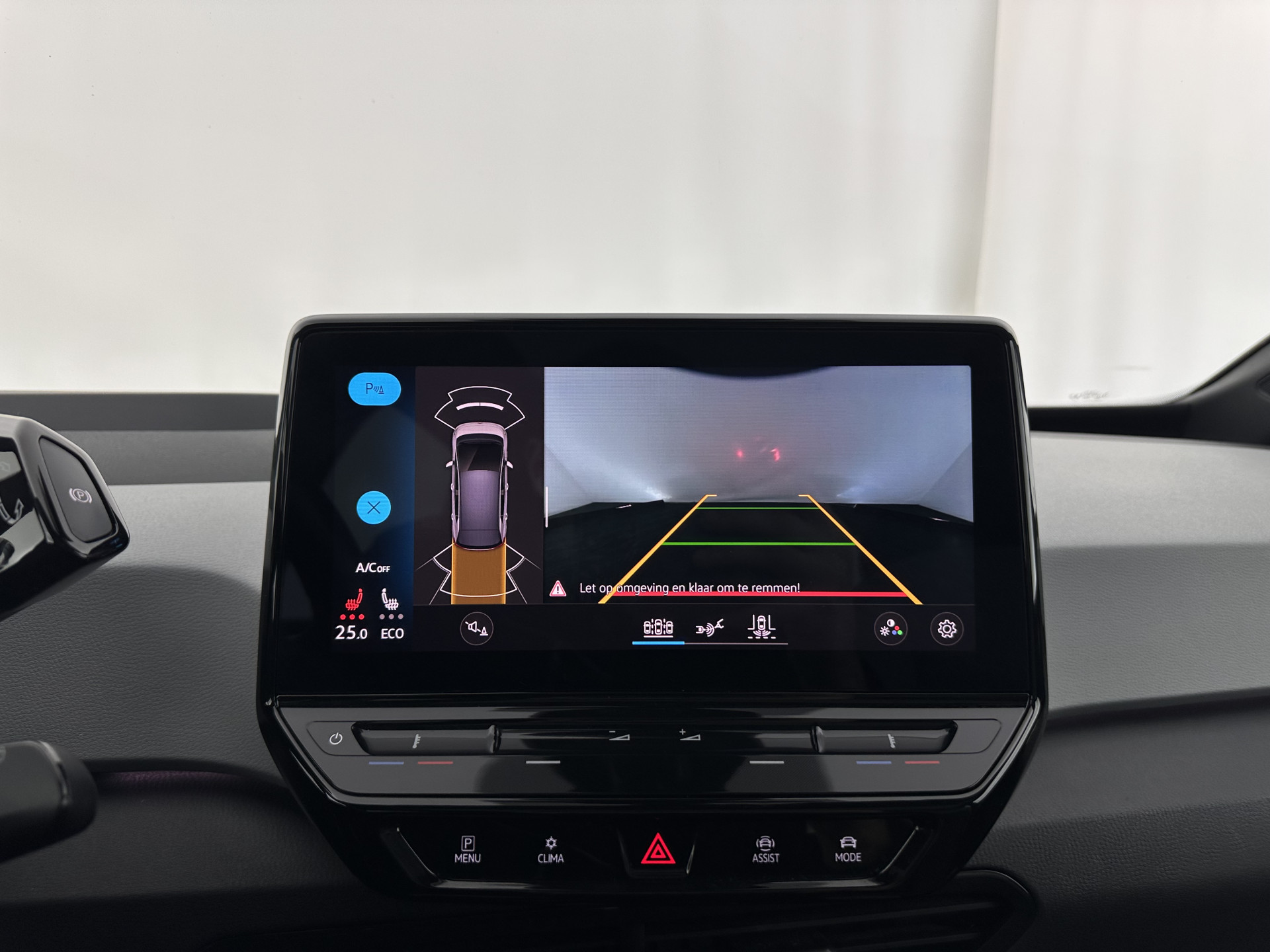 Volkswagen ID.3 First Max 58 kWh [ 3-Fase-11kW ] {SOH-87%} (INCL-BTW) *HEATPUMP | PANO | HEAD-UP | ADAPTIVE-CRUISE | IQ-LIGHTS | BLINDSPOT | CAMERA | KEYLESS | MICROFIBRE | AMBIENTLIGHT | NAVI-FULLMAP | DAB+ | ECC | HEATED-SPORTSEATS | DIGI-COCKPIT |