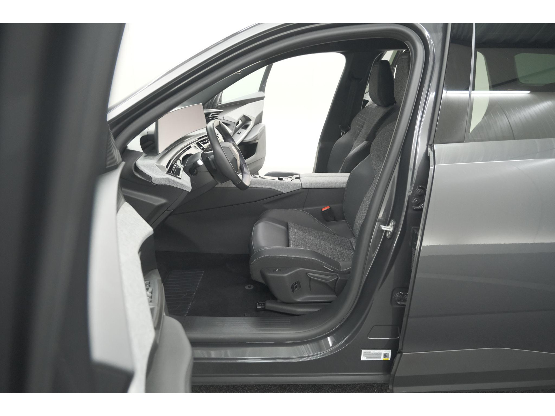 Peugeot 5008 1.2 Hybrid 136 e-DCS6 Allure | 7 Zitplaatsen | Camera | Stoelverwarming | Navigatie