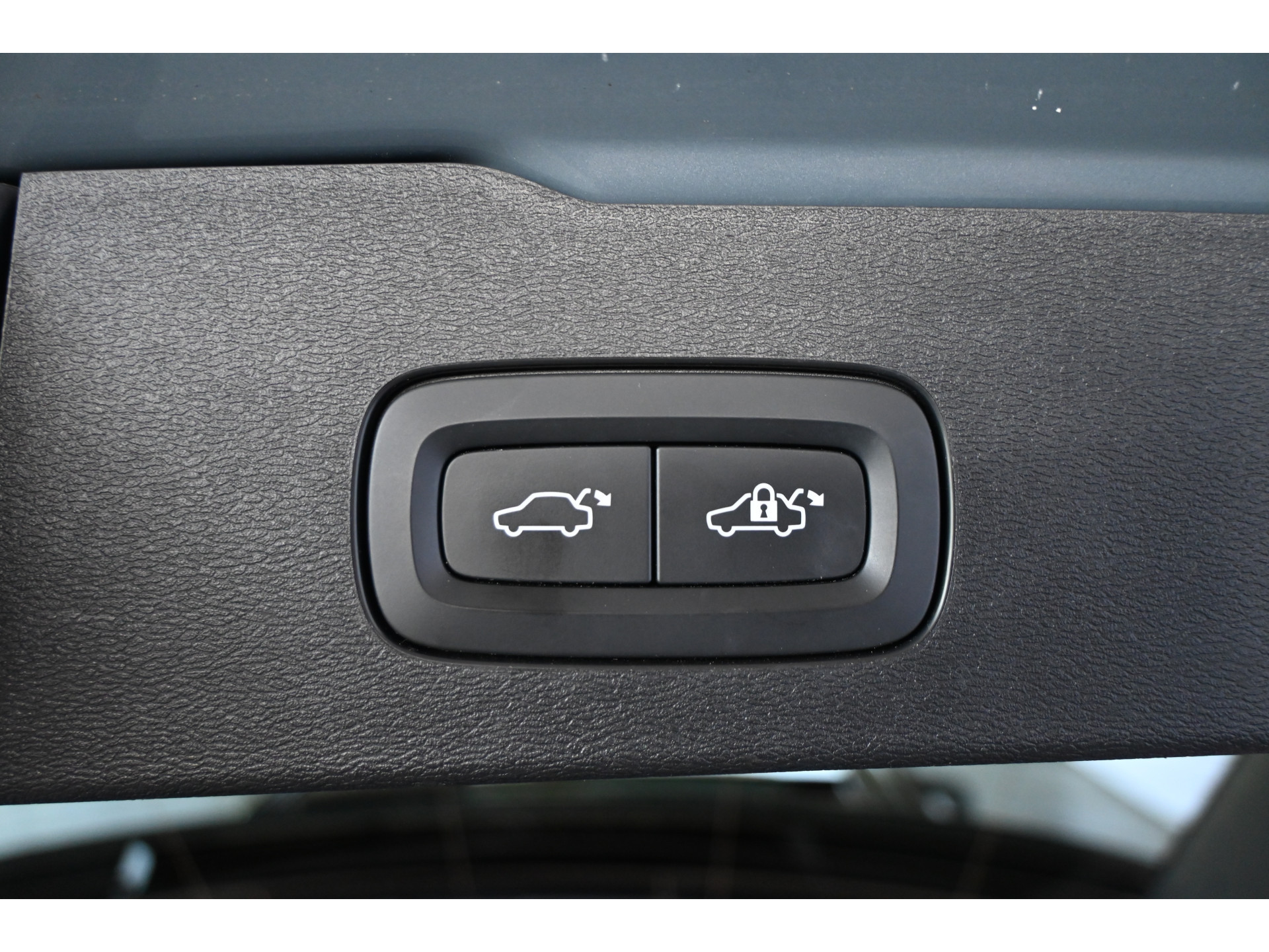 Volvo V60 2.0 T8 Plug-in hybrid AWD Plus Bright Panoramdak Stoelverwarming Carplay Led Adaptieve Cruise  Clima Lane Assist Camera 100% Onderhouden! Inruil Mogelijk!