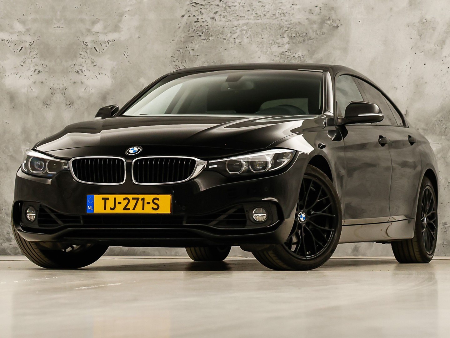 BMW 4-Serie Gran Coupe 418i Executive Sport Black Pack Automaat (NAP, DEALER ONDERHOUDEN, NAVIGATIE, CLIMATE, SPORTSTOELEN, PARKEERSENSOREN, CRUISE, FLIPPERS, NIEUWE APK, NIEUWSTAAT)