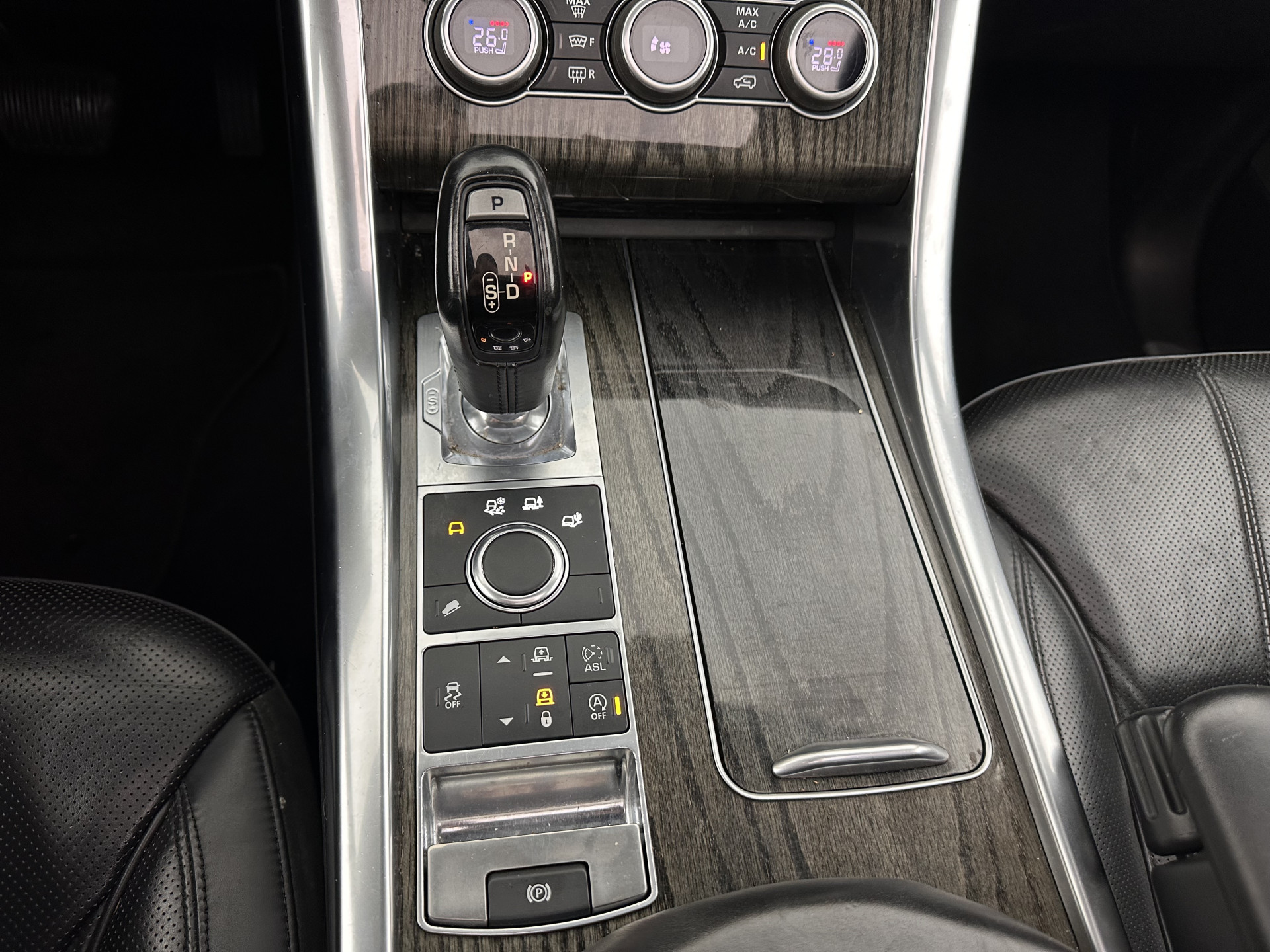 Land Rover Range Rover Sport 3.0 TDV6 HSE Dynamic Aut. *PANO | DIGI-COCKPIT | LEATHER | XENON | NAVI-FULLMAP | CAMERA | AIRSUSPENSION | ECC | PDC | HEATED-SPORTSEATS | MERIDIAN-SOUND | SHIFTPADDLES | PRIVACYGLASS | CRUISE | 21''ALU*