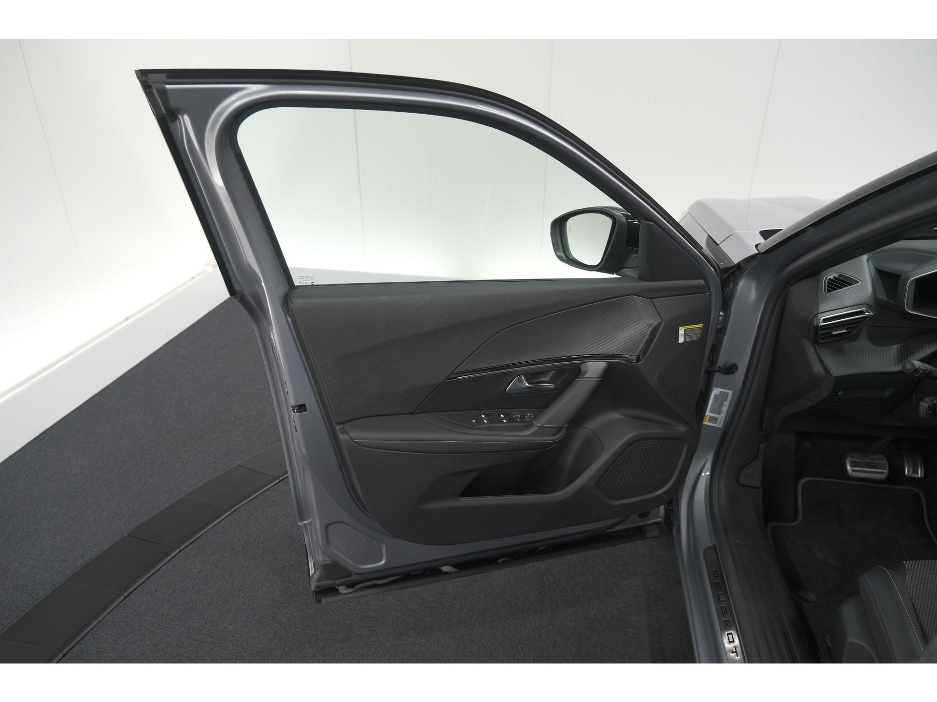 Peugeot e-2008 EV GT 50 kWh | 3 Fase | 360 Camera | Adaptieve Cruise Control | Dodehoekdetectie