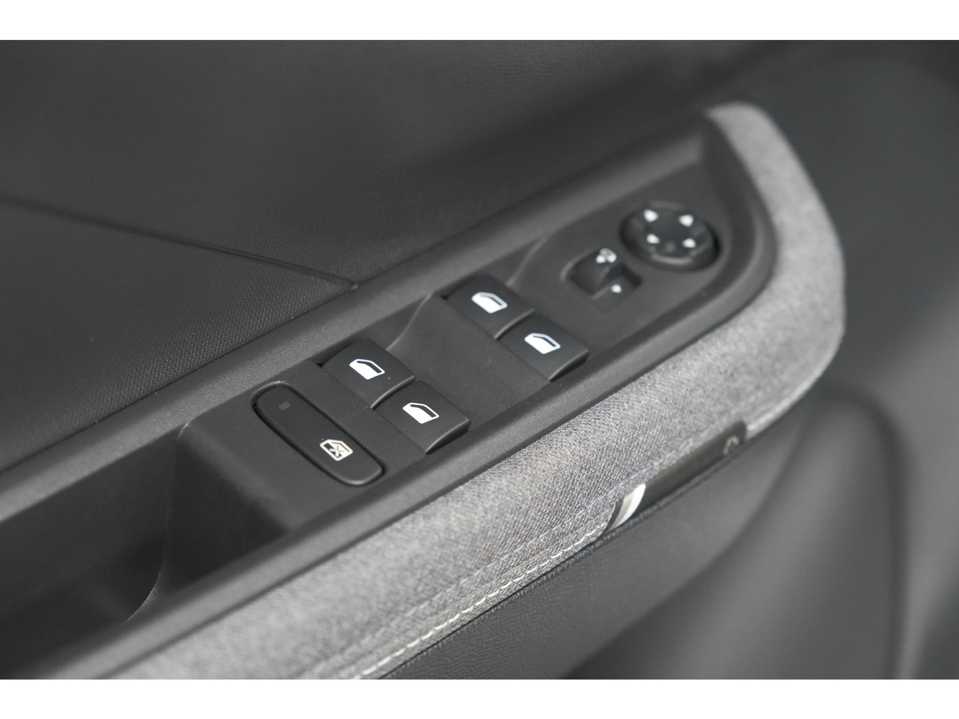 Opel Frontera 1.2 Turbo Hybrid 145 GS | 7 Zitplaatsen | Camera | Dodehoekdetectie | Navigatie