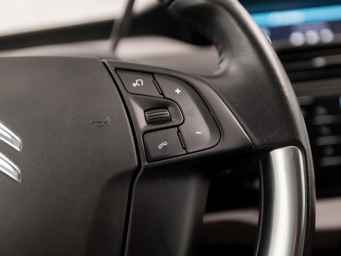Citroën Grand C4 Picasso 1.2 PureTech Sport 7 Persoons Automaat (APPLE CARPLAY, GROOT NAVI, GETINT GLAS, TREKHAAK, SPORTSTOELEN, CAMERA, CRUISE, NIEUWE APK, NIEUWSTAAT)